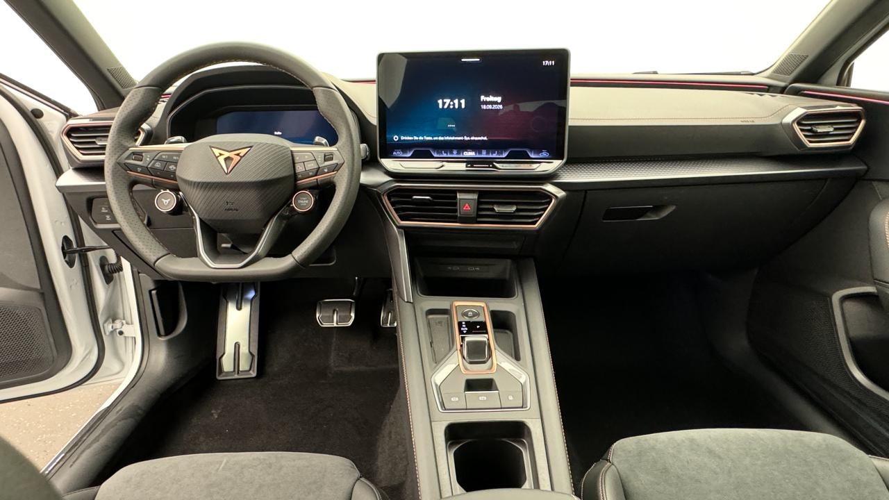 CUPRA LEON ST 2.0 TSI VZ Black Edition-image-6