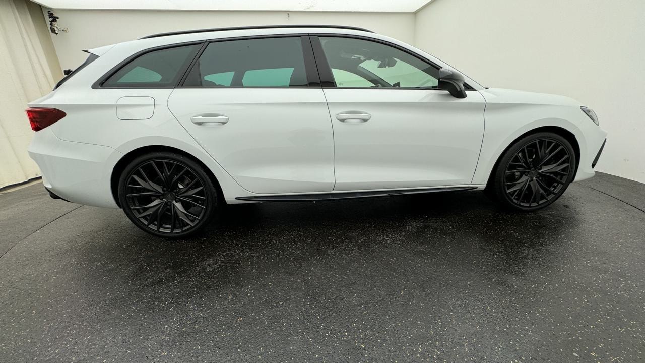 CUPRA LEON ST 2.0 TSI VZ Black Edition-image-1