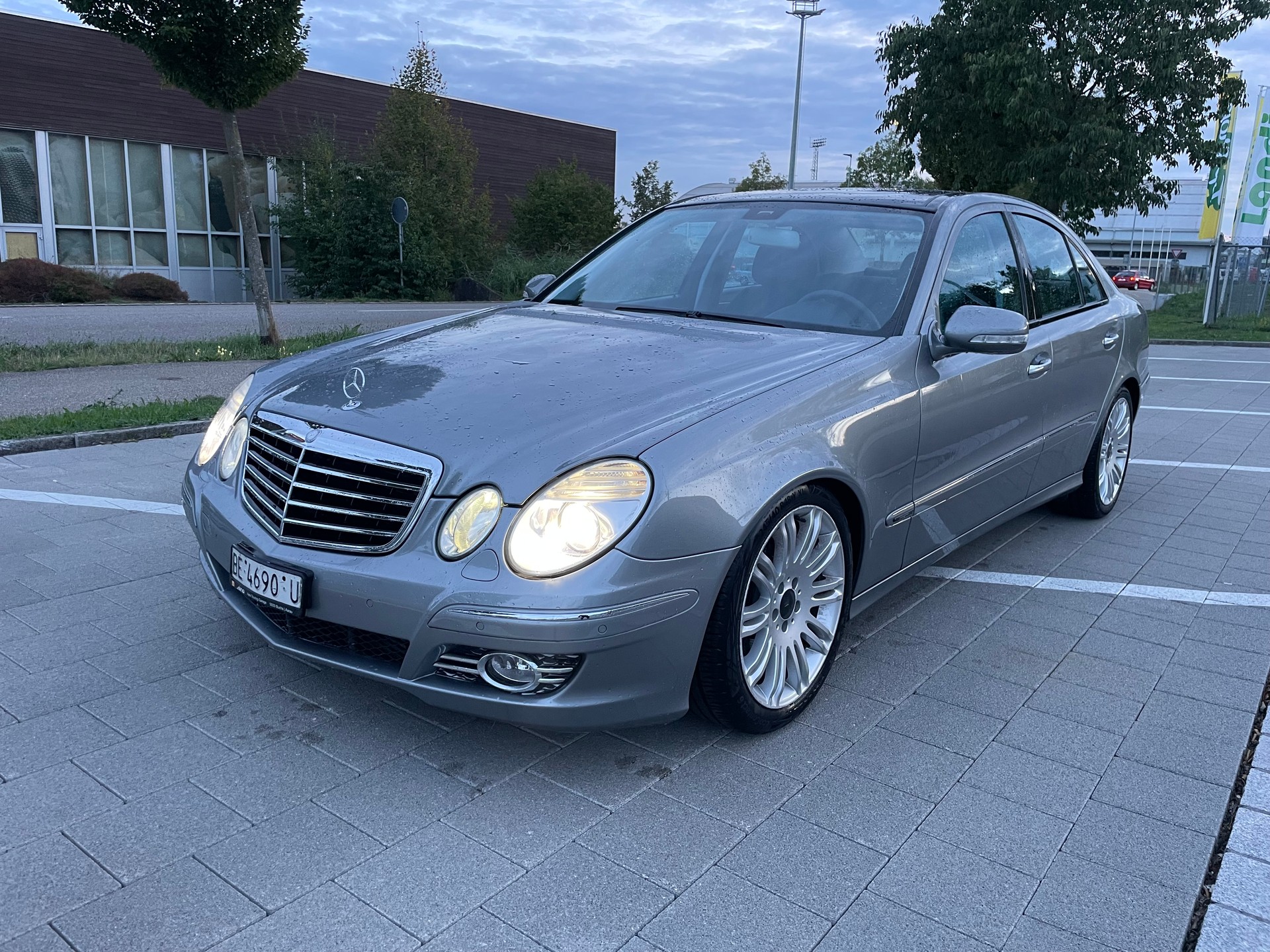 MERCEDES-BENZ E 320 CDI Avantgarde 4Matic Automatic-image-1