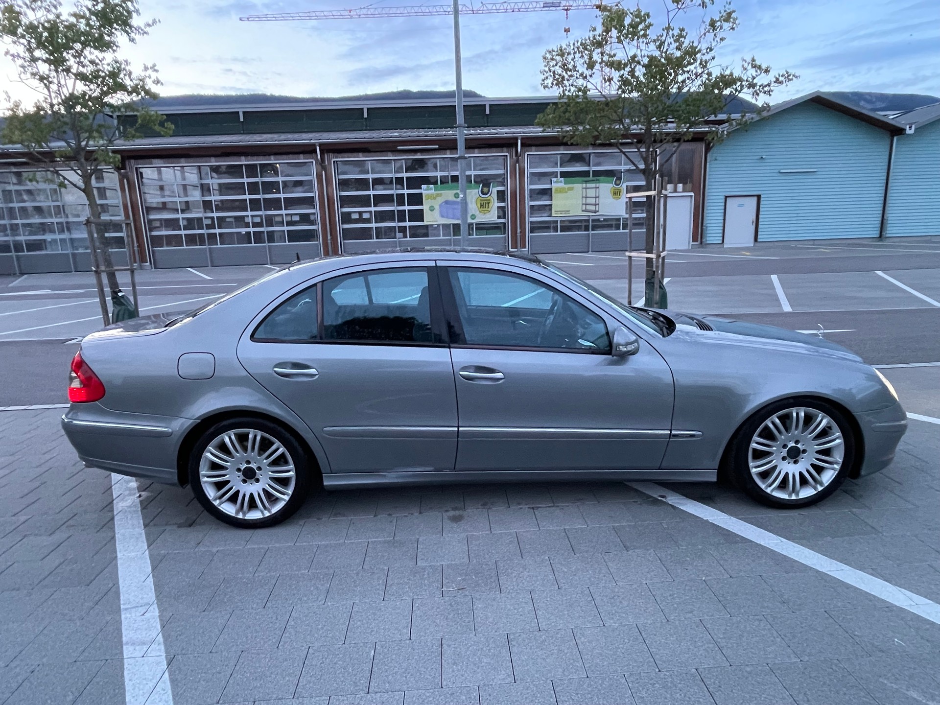 MERCEDES-BENZ E 320 CDI Avantgarde 4Matic Automatic-image-4