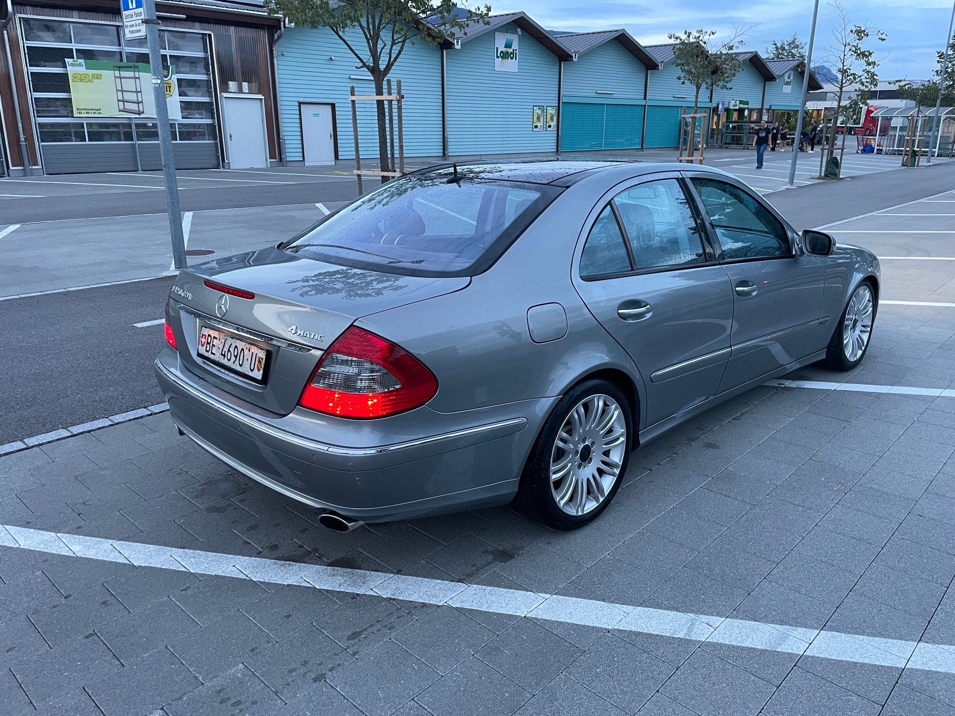 MERCEDES-BENZ E 320 CDI Avantgarde 4Matic Automatic-image-3