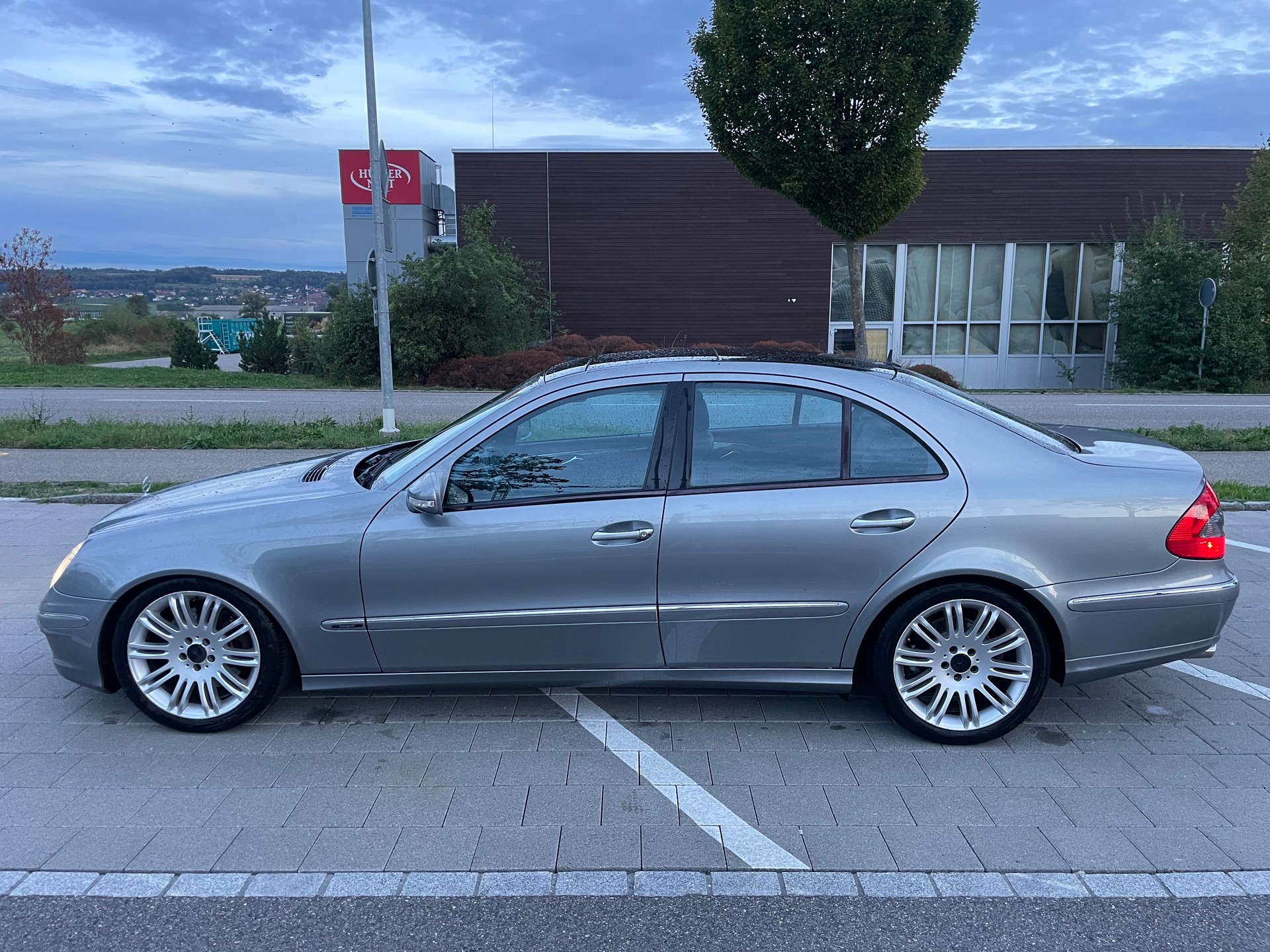 MERCEDES-BENZ E 320 CDI Avantgarde 4Matic Automatic-image-5