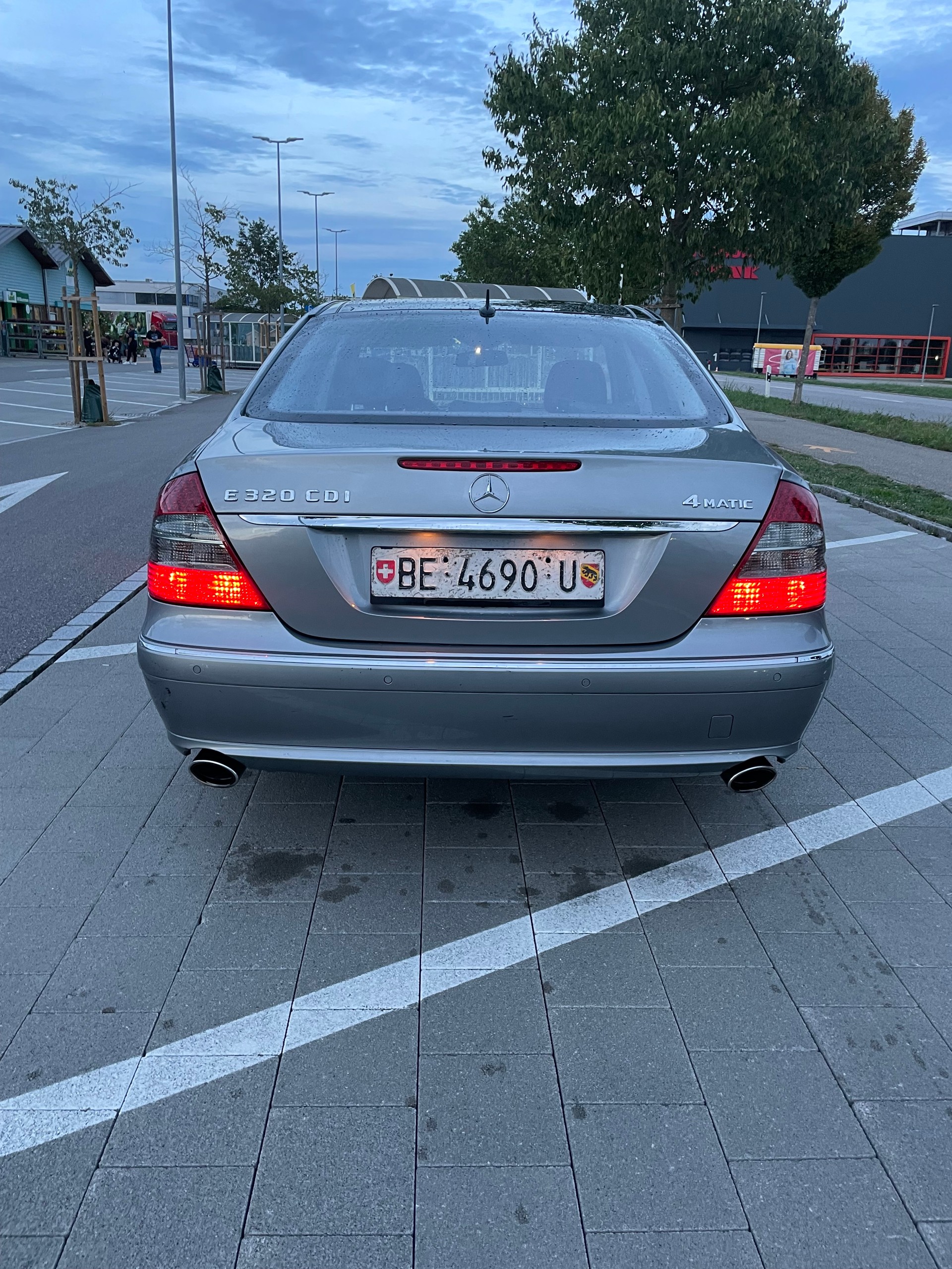 MERCEDES-BENZ E 320 CDI Avantgarde 4Matic Automatic-image-6
