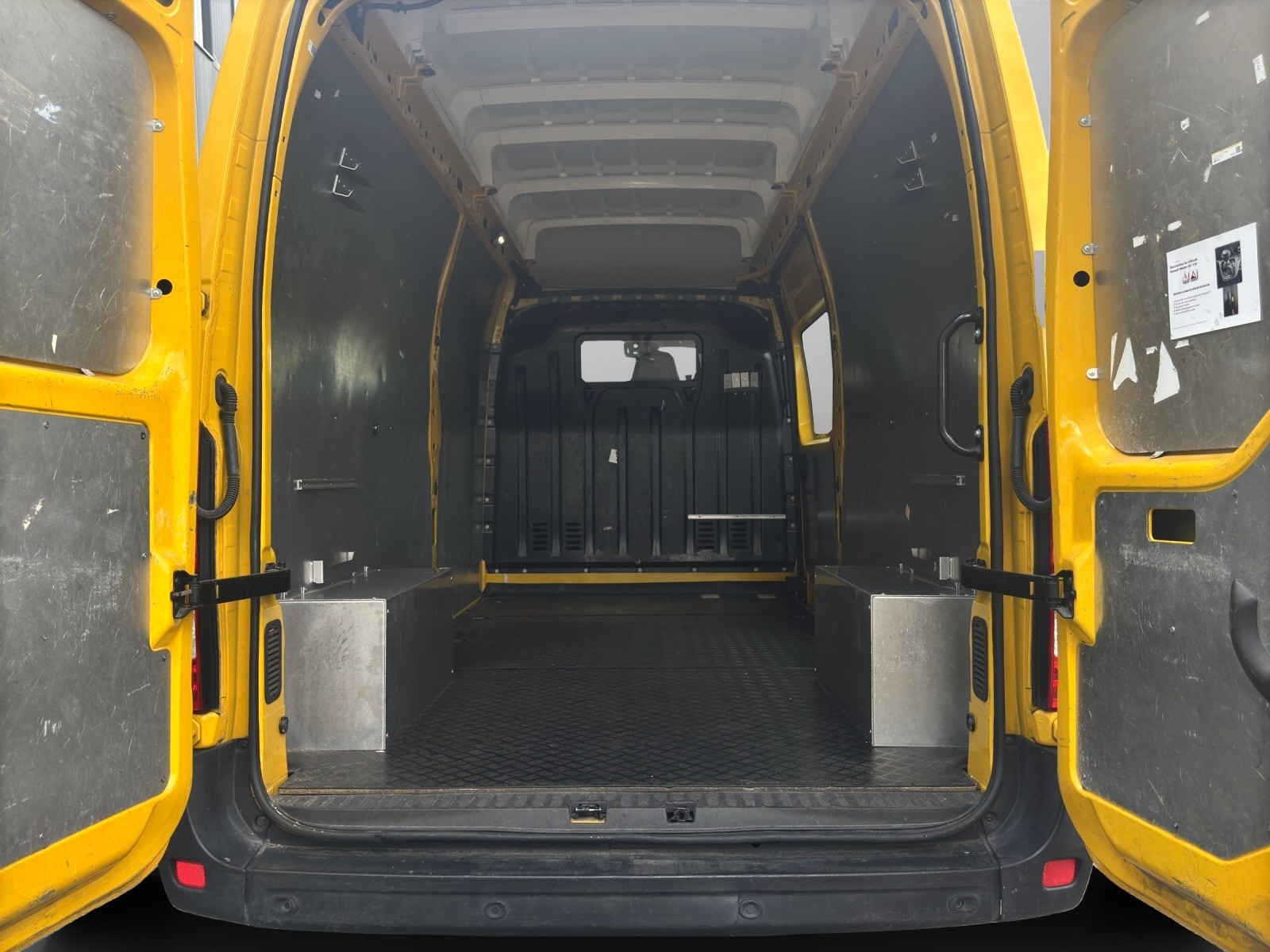RENAULT Master T35 2.3dCi 135 L3H3-image-11