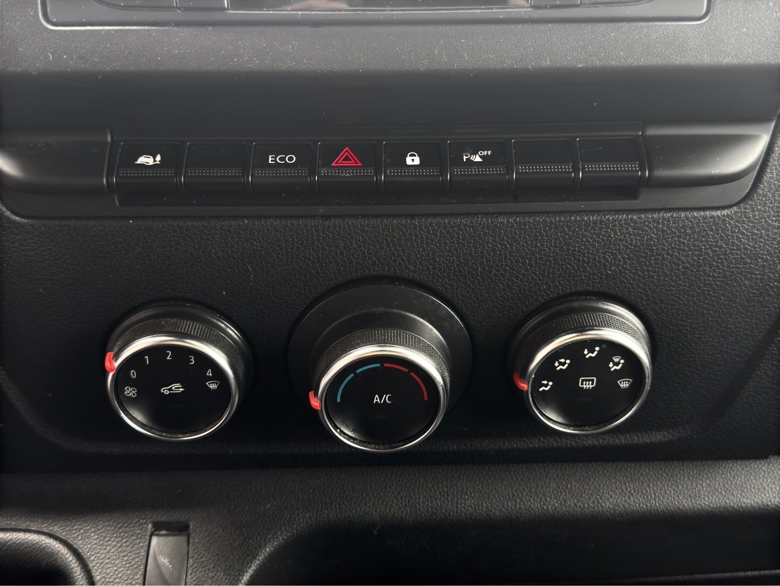 RENAULT Master T35 2.3dCi 135 L3H3-image-9