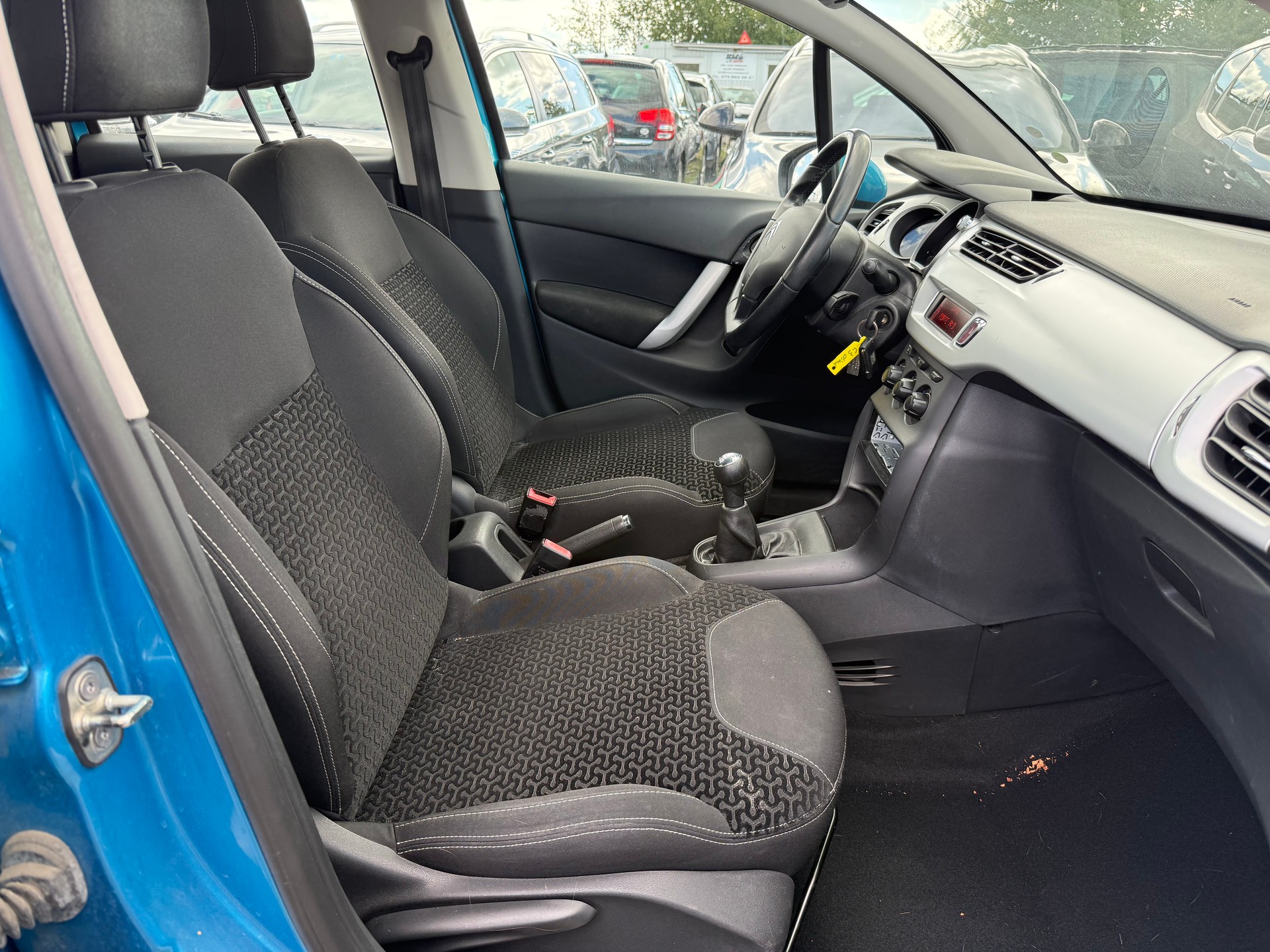 CITROEN C3 1.6 16V HDi Chic-image-10