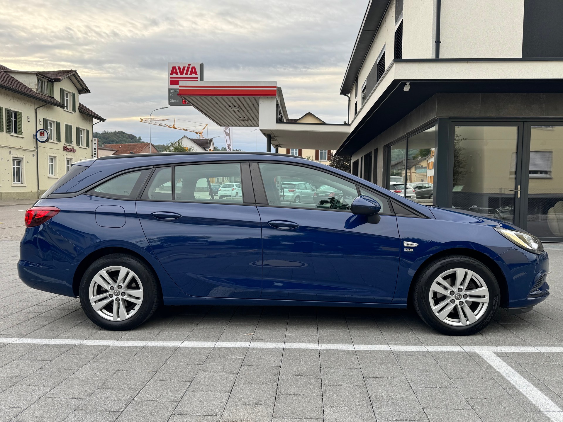 OPEL Astra Sports Tourer 1.4iTurbo 120 Years Edition-image-5