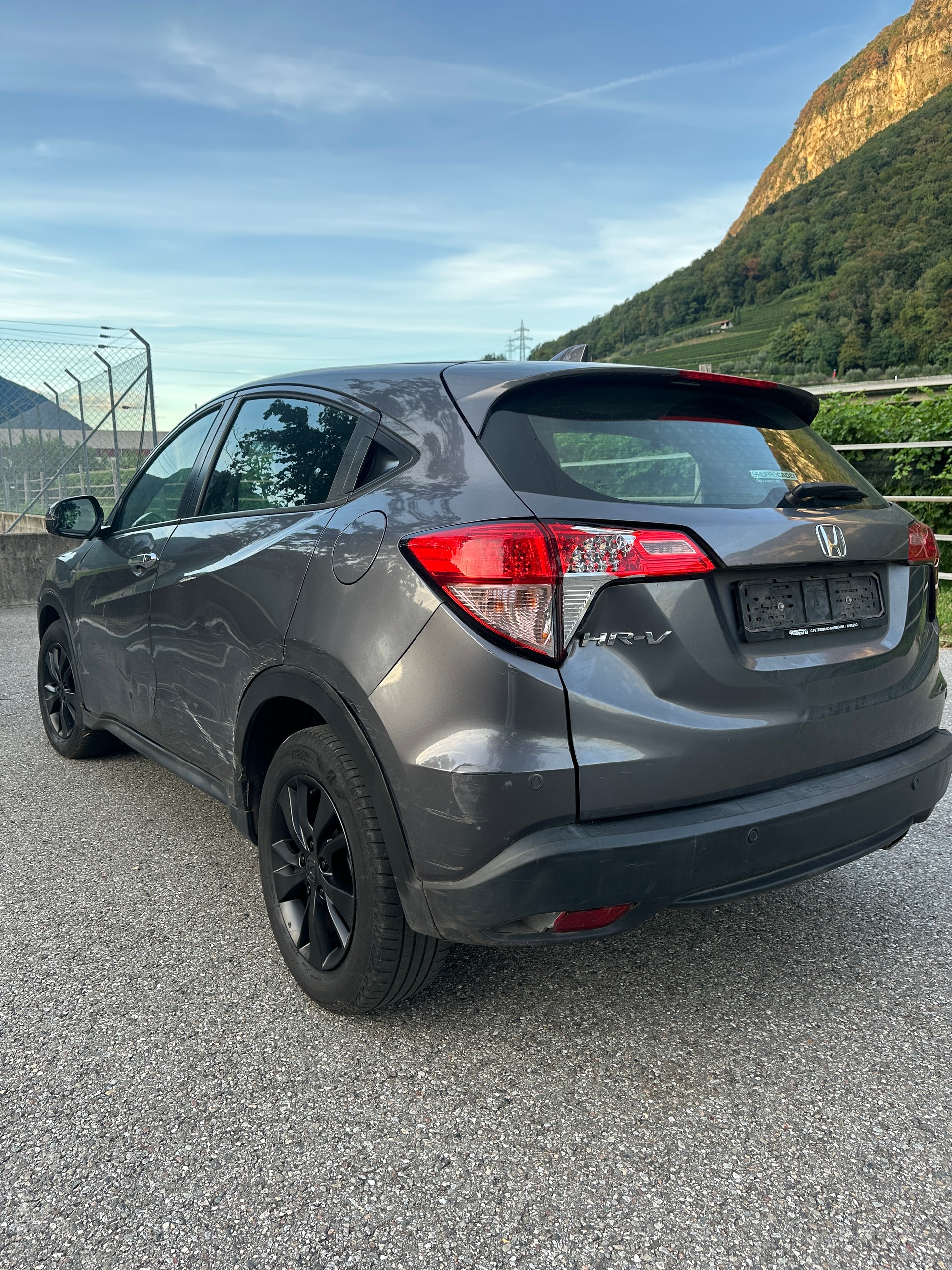 HONDA HR-V 1.6i-DTEC Elegance-image-6