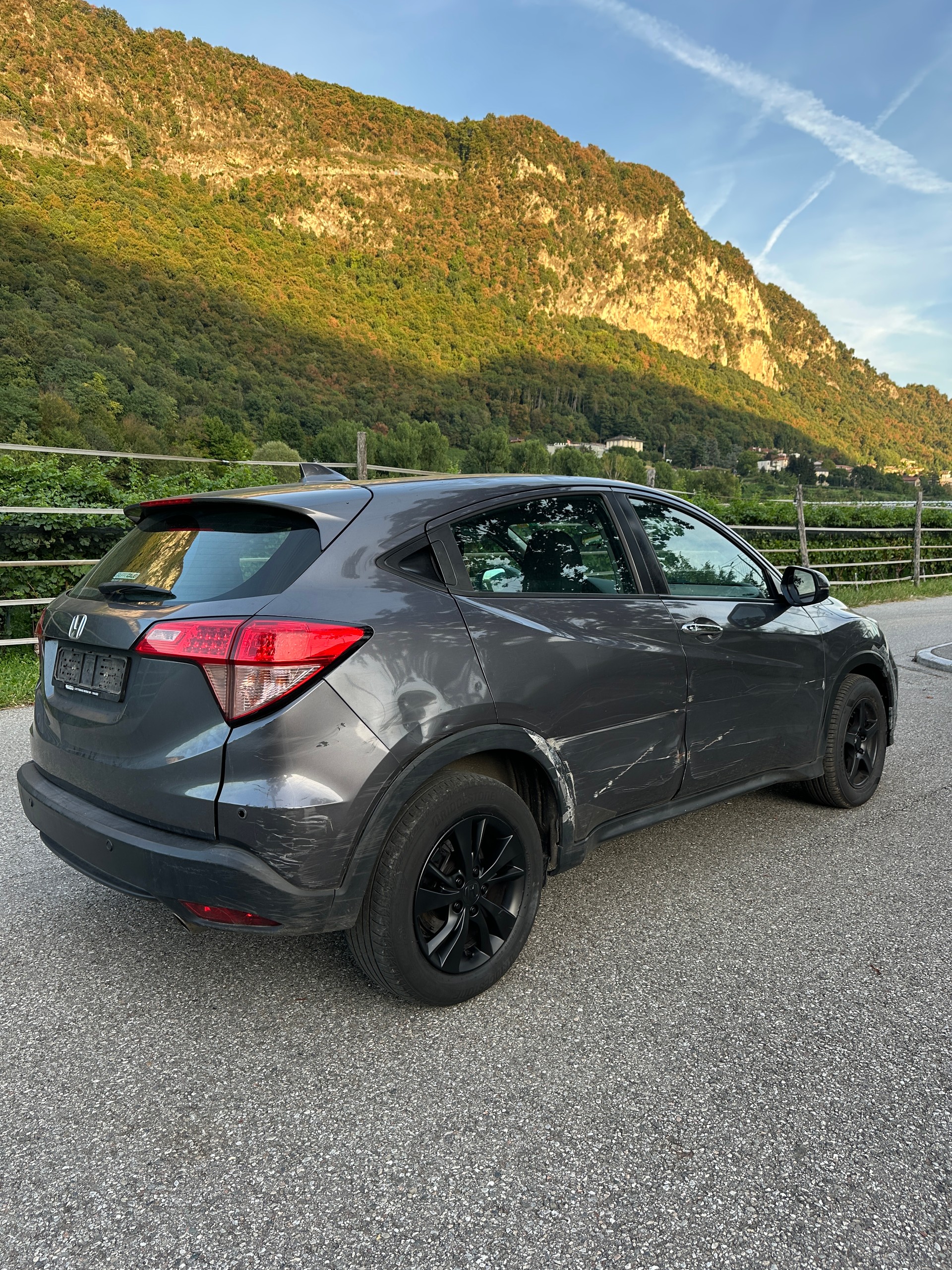 HONDA HR-V 1.6i-DTEC Elegance-image-4
