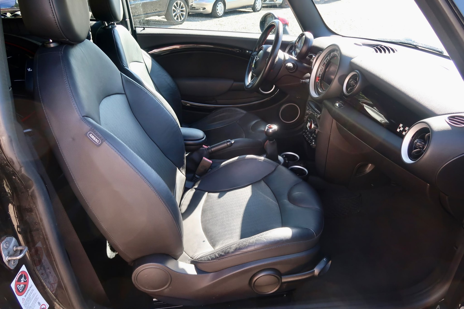 MINI Cooper John Cooper Works-image-9