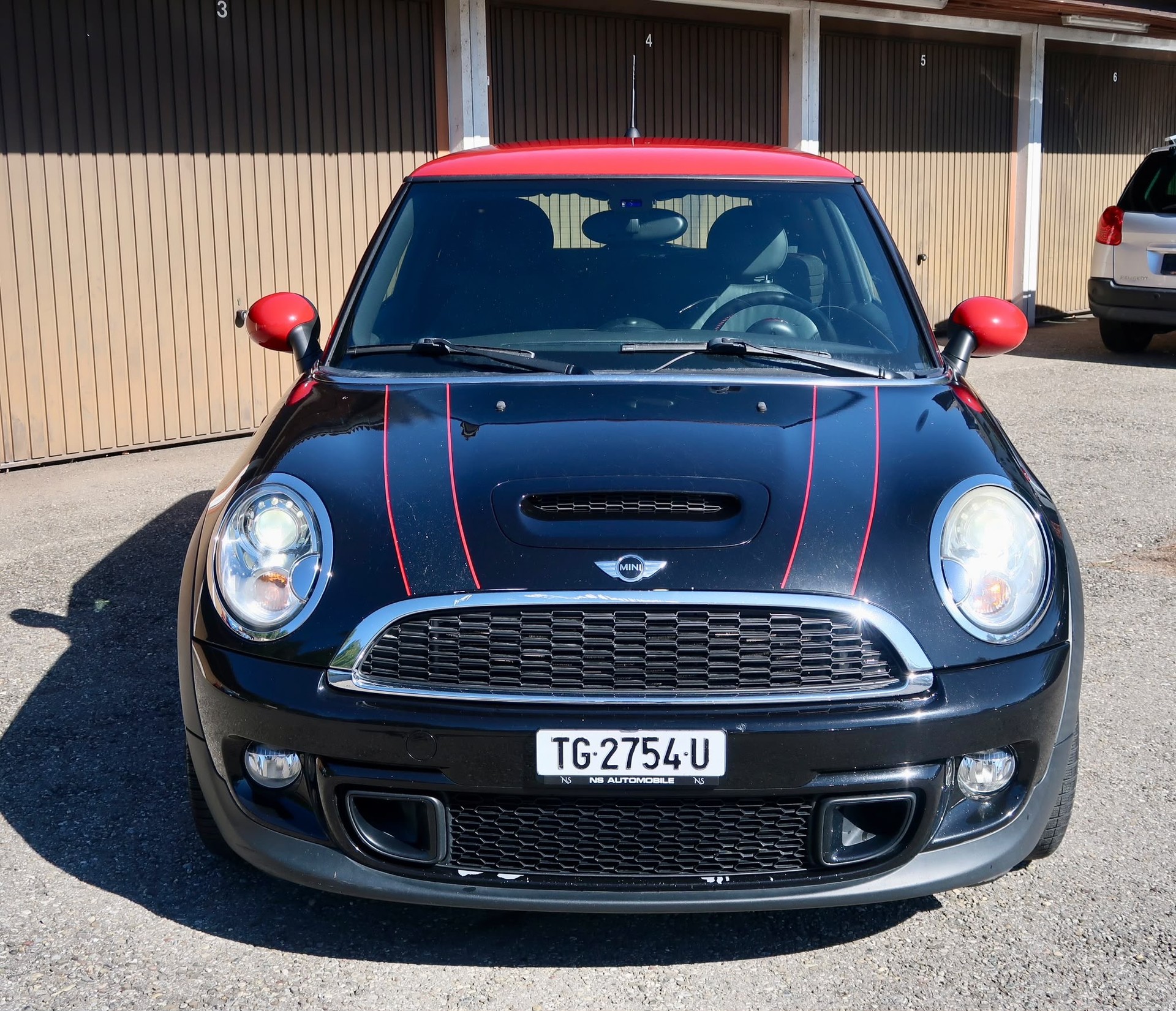 MINI Cooper John Cooper Works-image-1