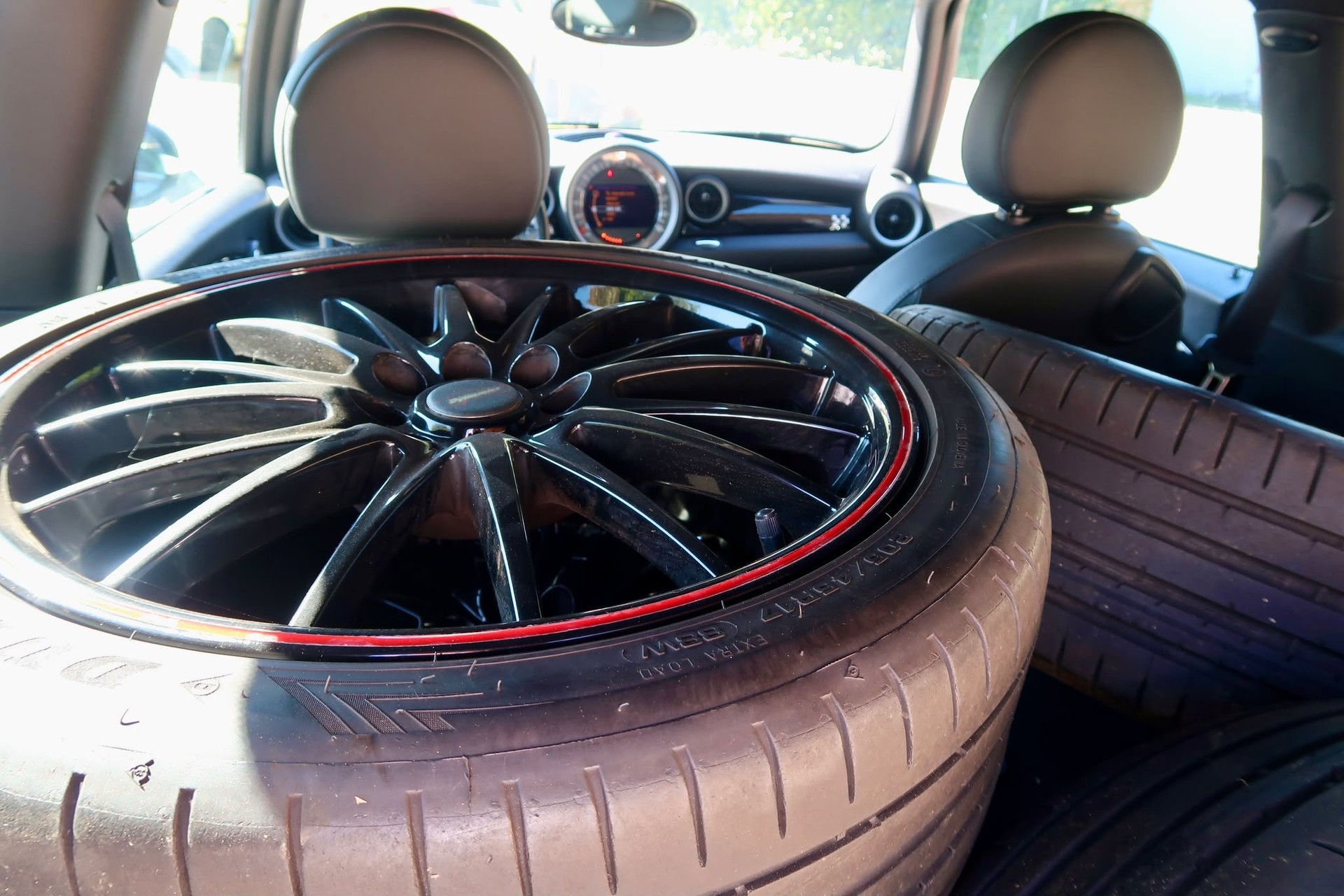 MINI Cooper John Cooper Works-image-10