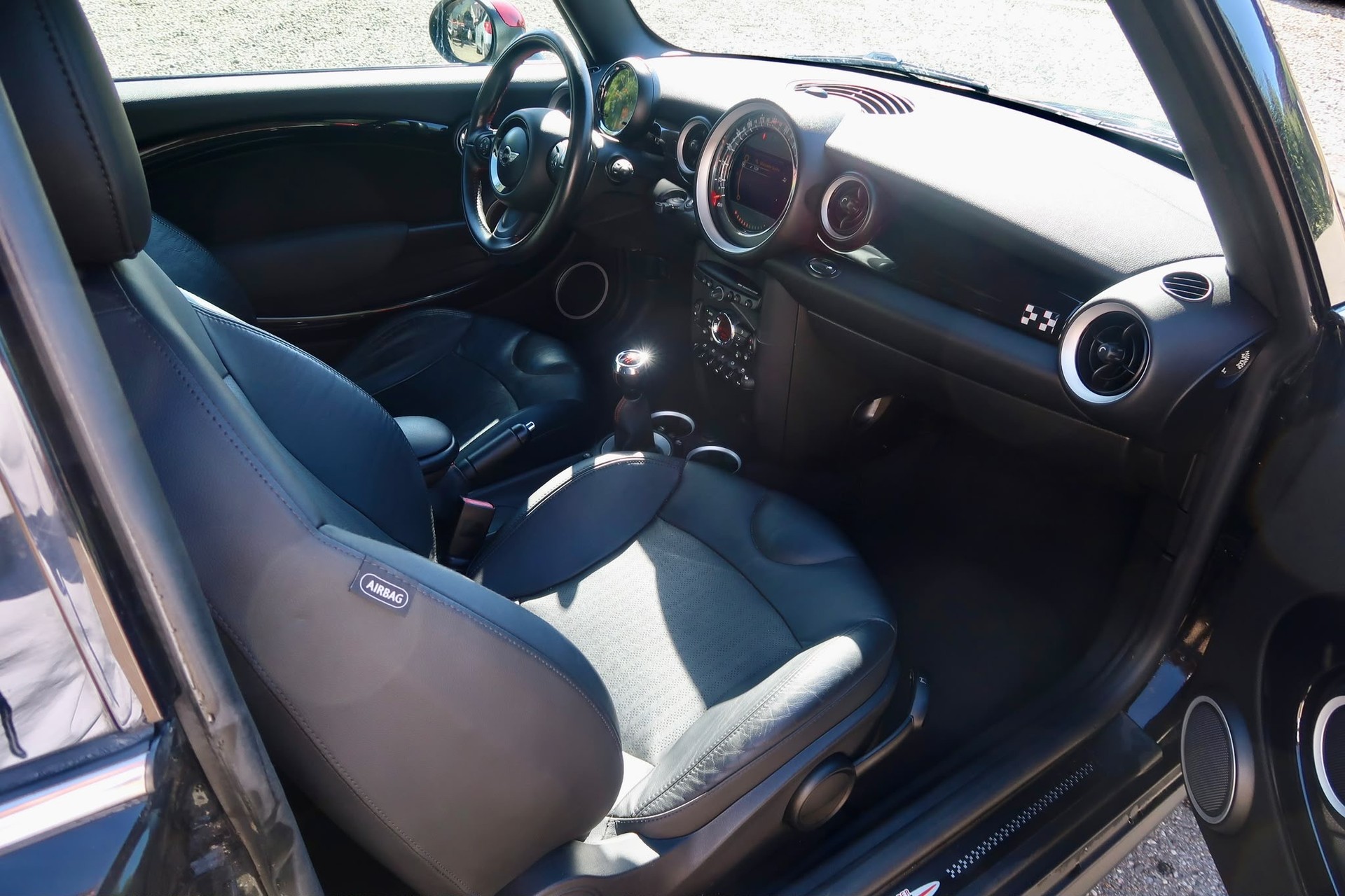 MINI Cooper John Cooper Works-image-8