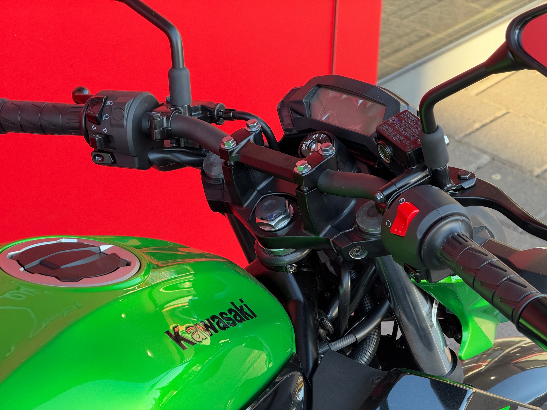 KAWASAKI Z 125-image-12