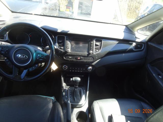 KIA Carens 1.7 CRDi Swiss Eco Edition DCT-image-6