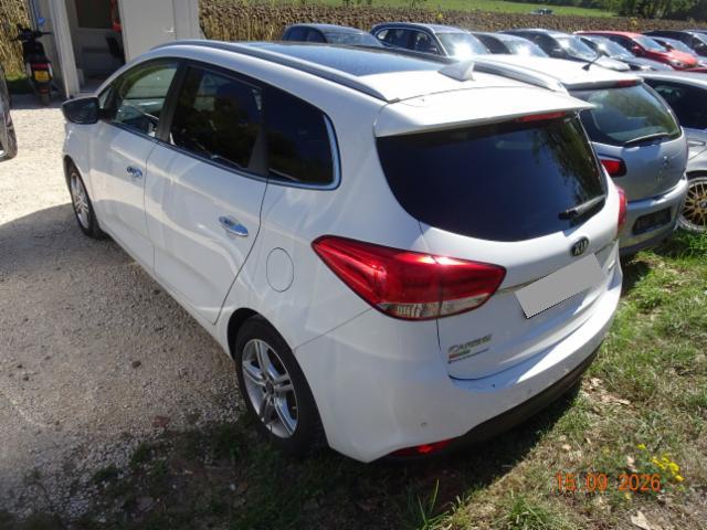 KIA Carens 1.7 CRDi Swiss Eco Edition DCT-image-3