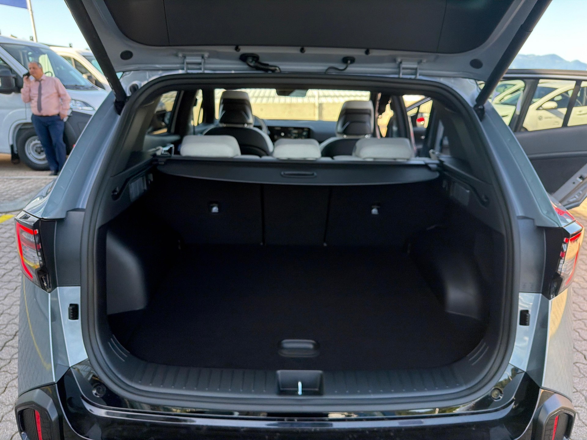 KIA Sportage 1.6 T-GDi Hybrid GT-Line-image-11
