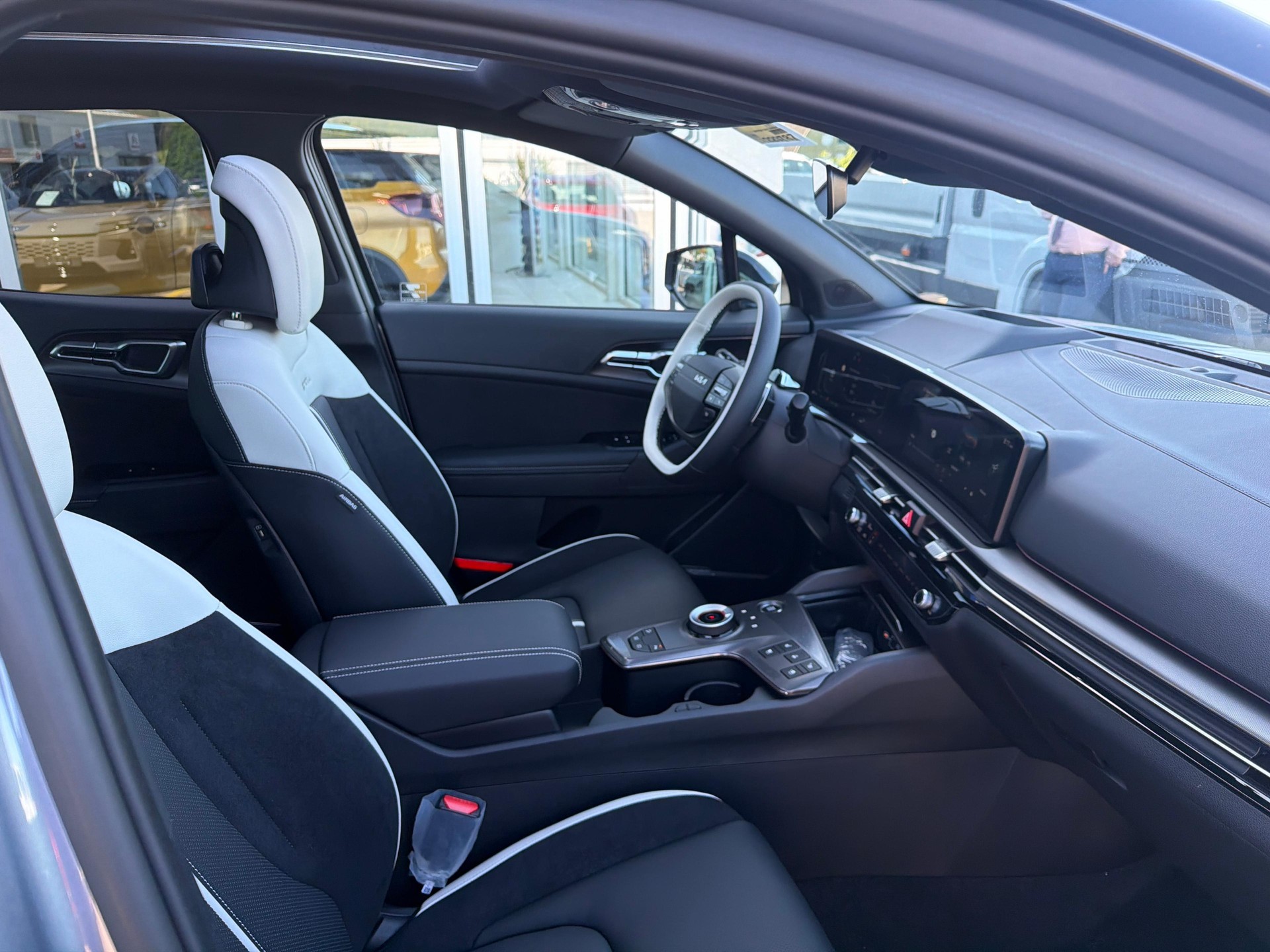 KIA Sportage 1.6 T-GDi Hybrid GT-Line-image-9