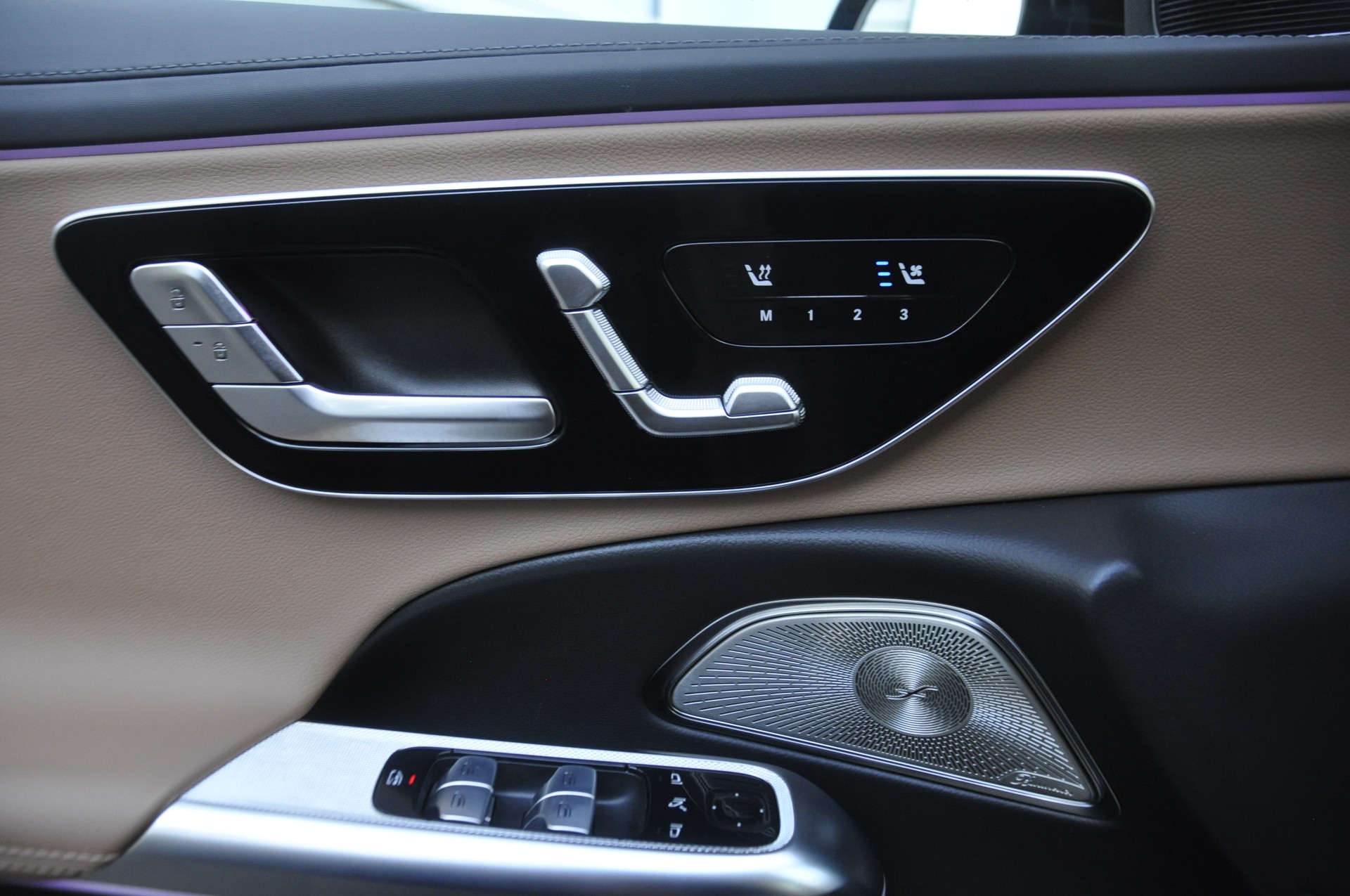 MERCEDES-BENZ E 300 de T 4Matic 9G-Tronic AMG LINE I Anhängerkupplung-image-9