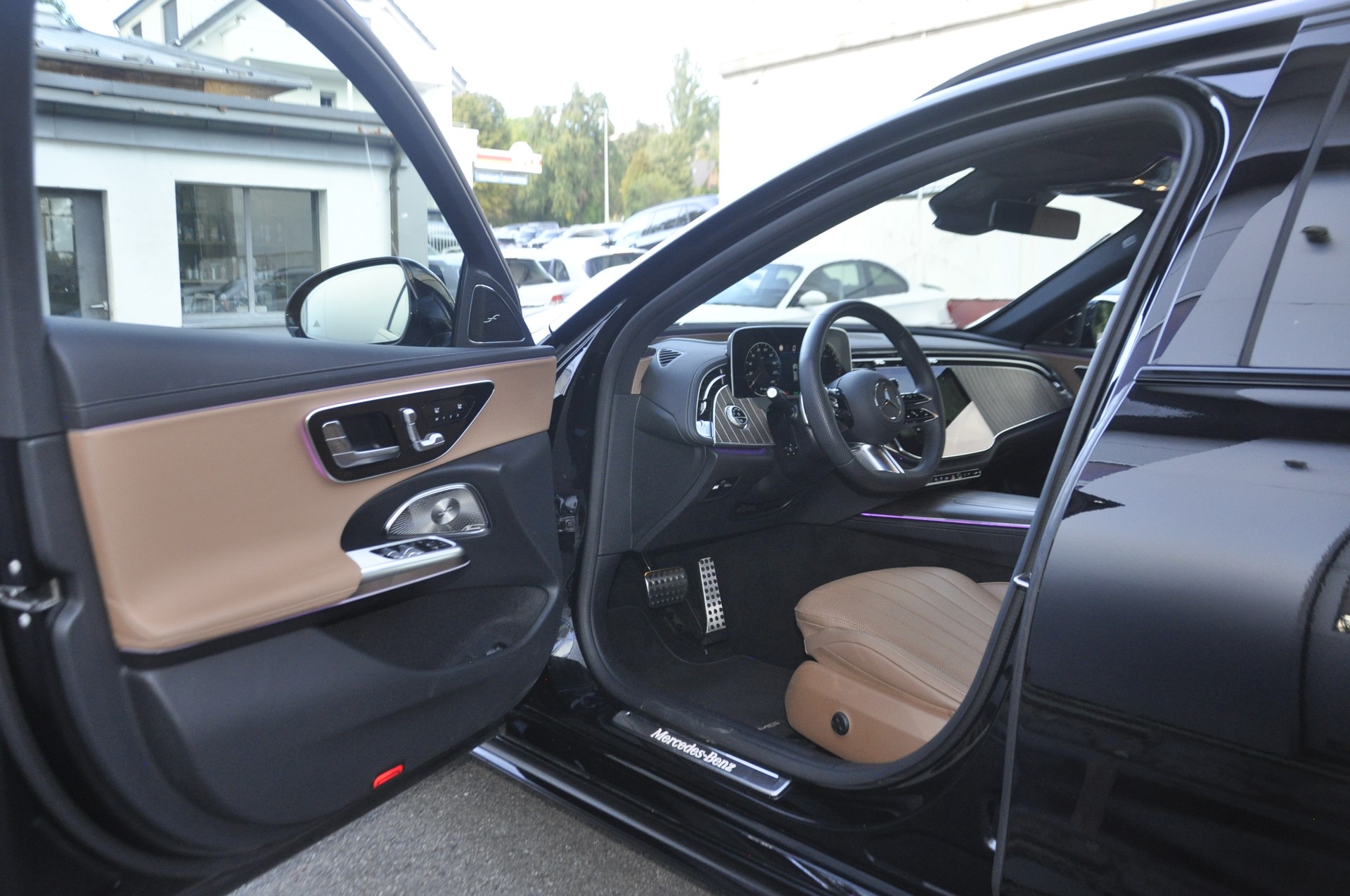 MERCEDES-BENZ E 300 de T 4Matic 9G-Tronic AMG LINE I Anhängerkupplung-image-4