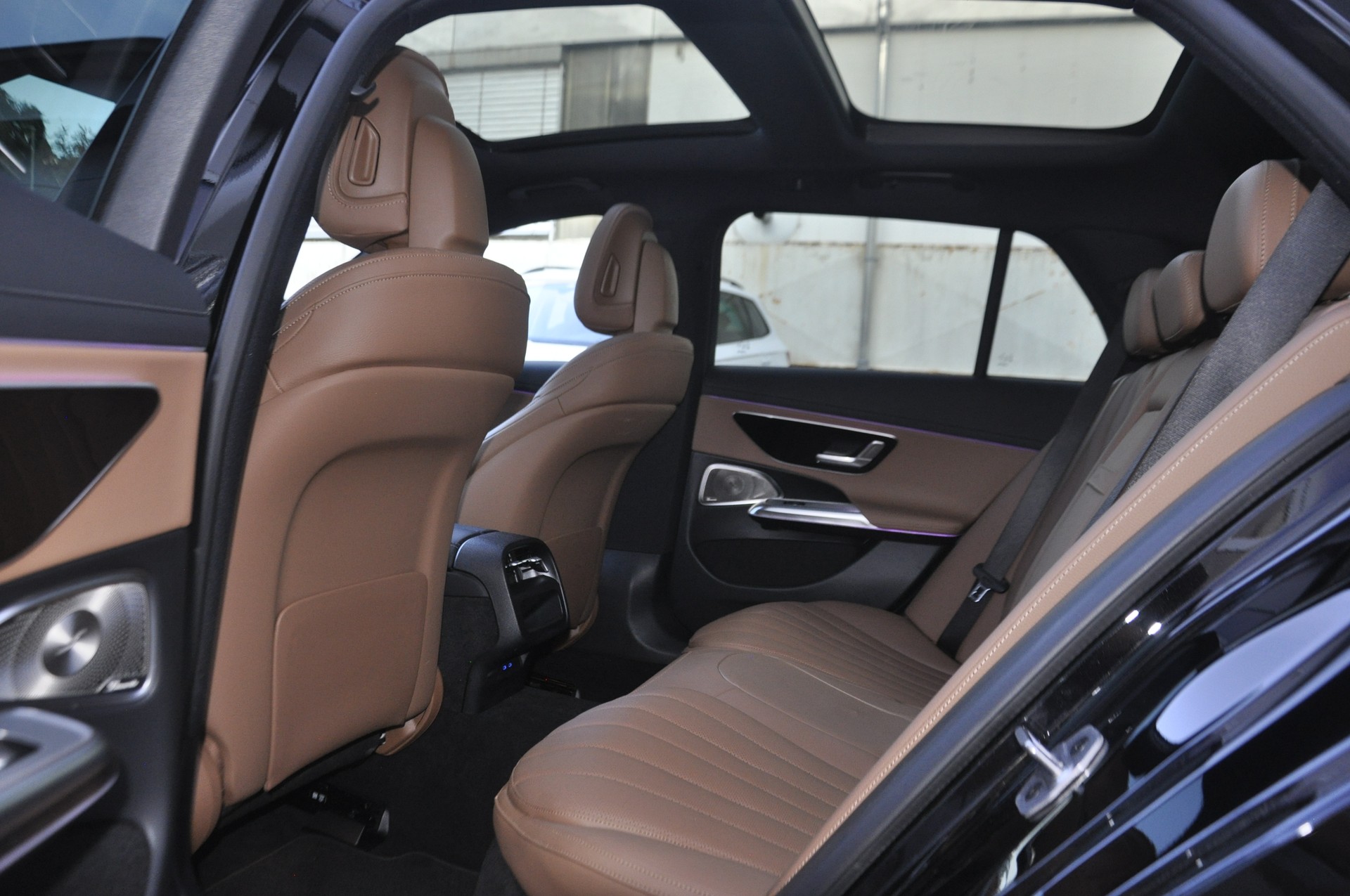 MERCEDES-BENZ E 300 de T 4Matic 9G-Tronic AMG LINE I Anhängerkupplung-image-7