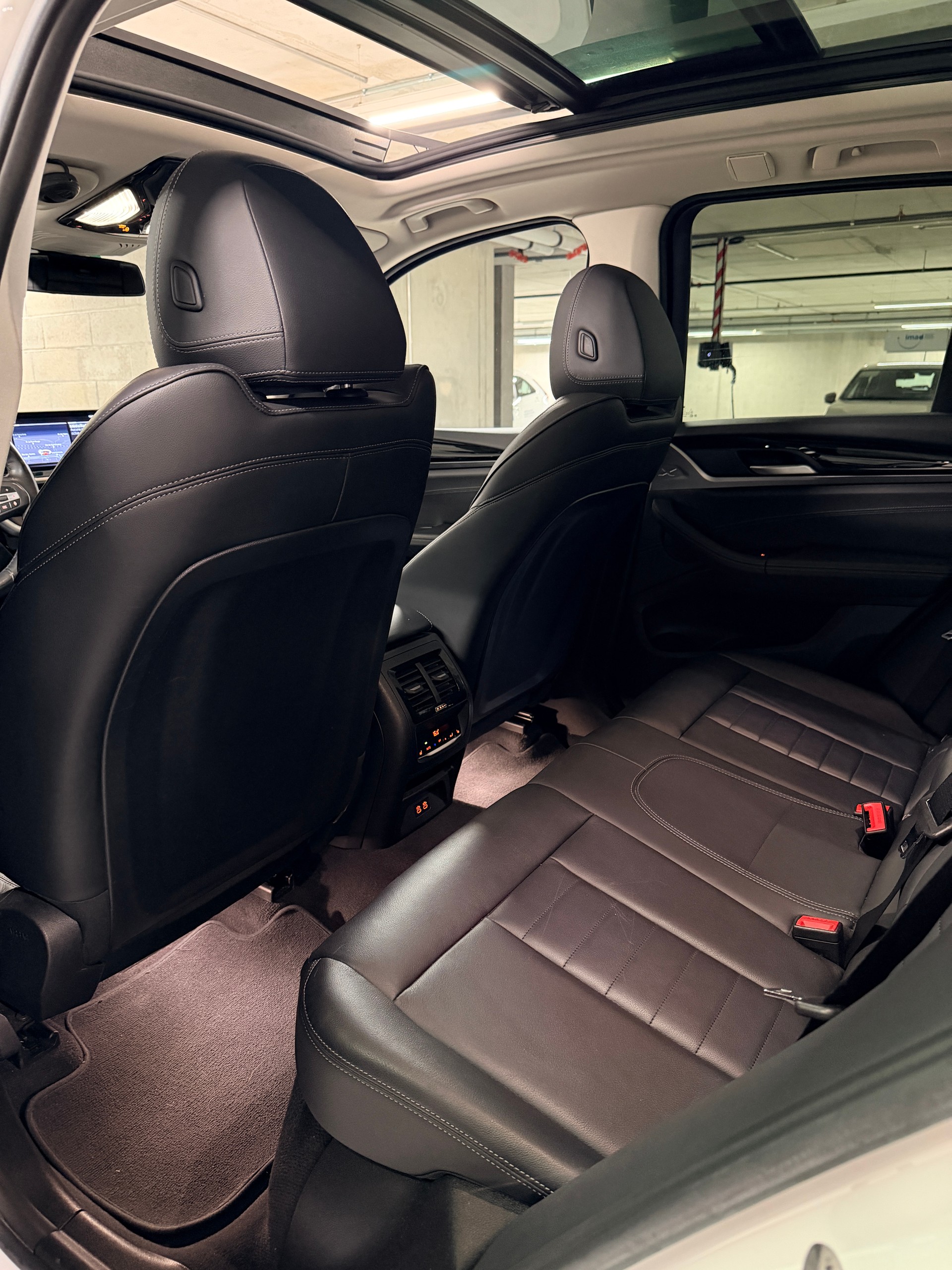 BMW X3 xDrive 20i-image-15