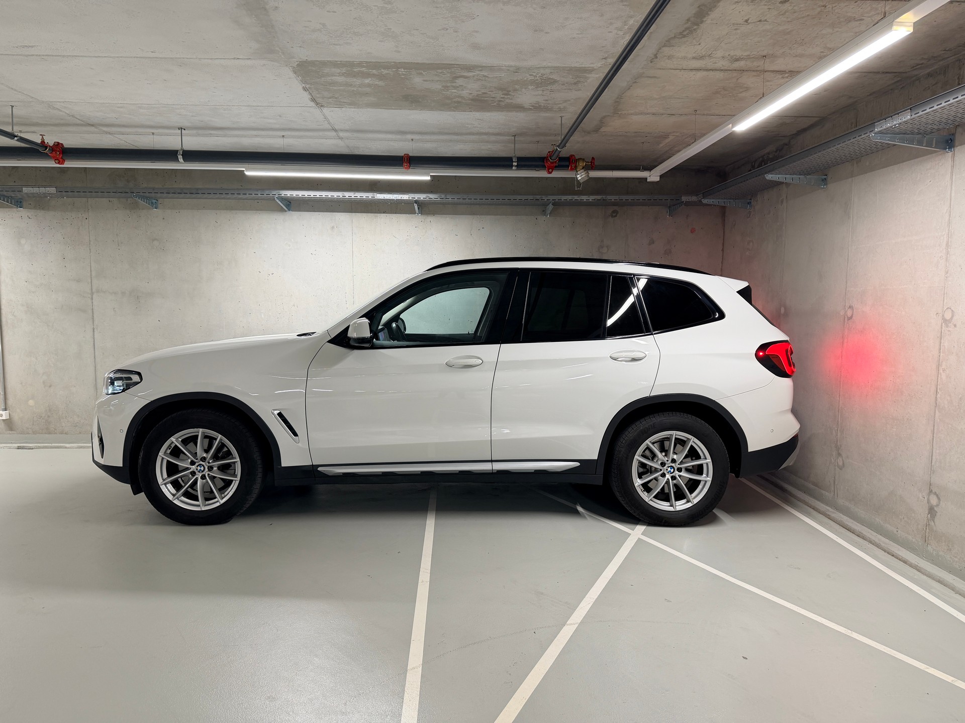 BMW X3 xDrive 20i-image-1