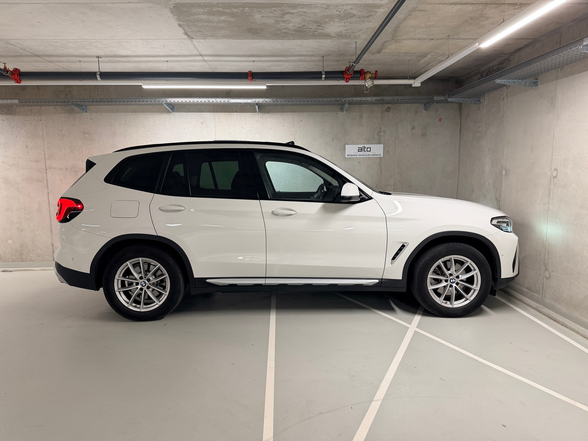 BMW X3 xDrive 20i-image-5