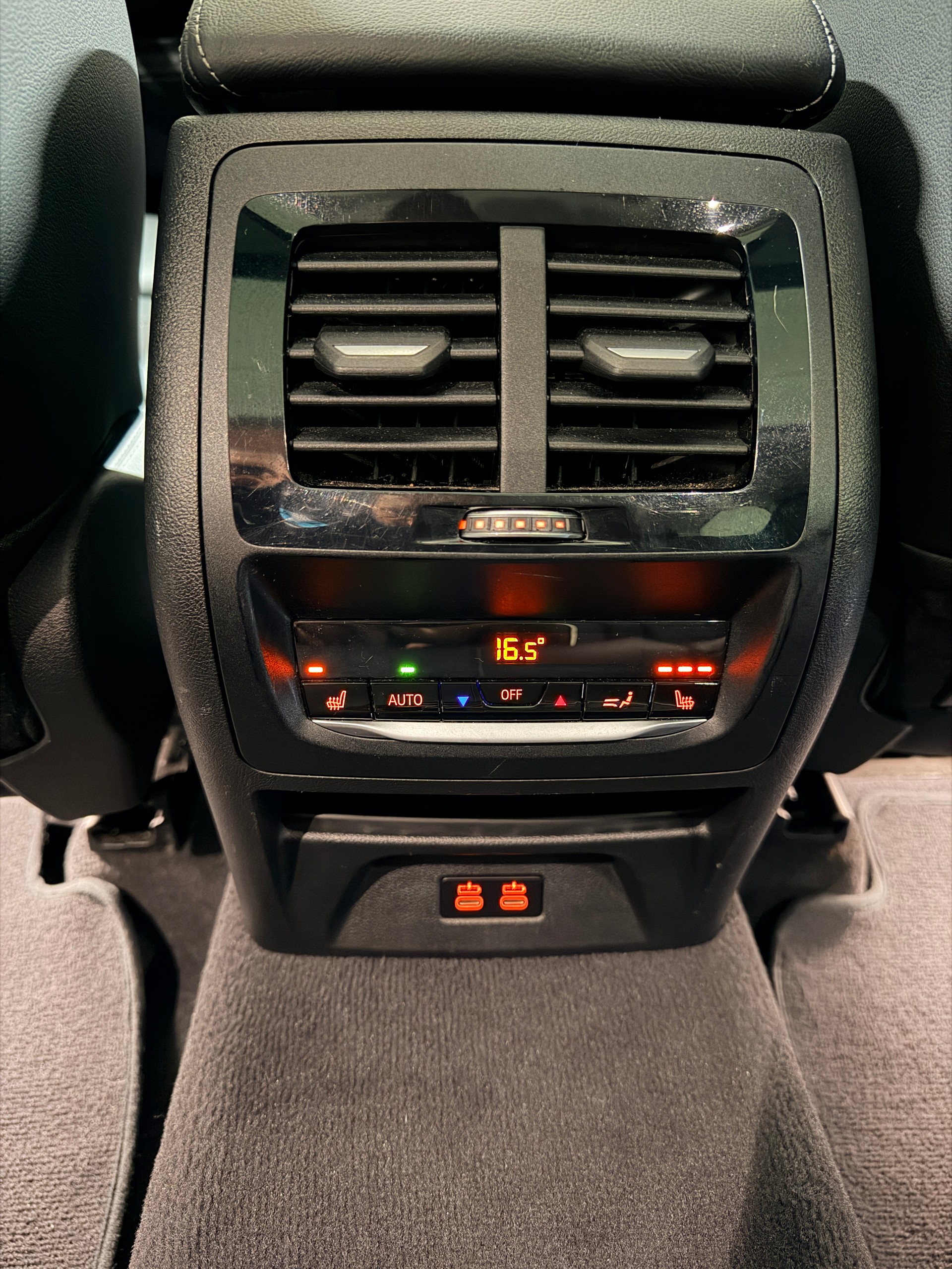 BMW X3 xDrive 20i-image-16