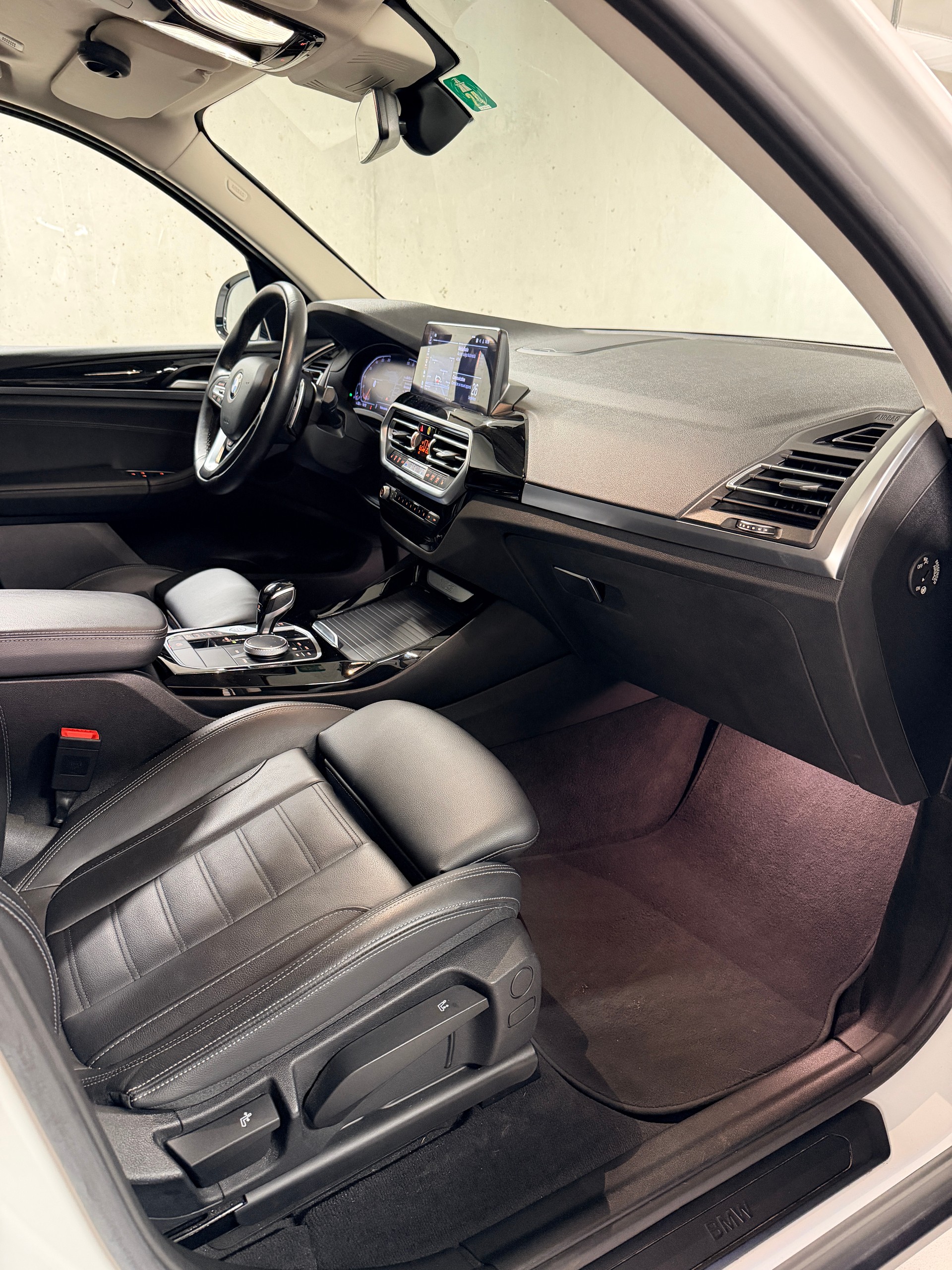 BMW X3 xDrive 20i-image-22