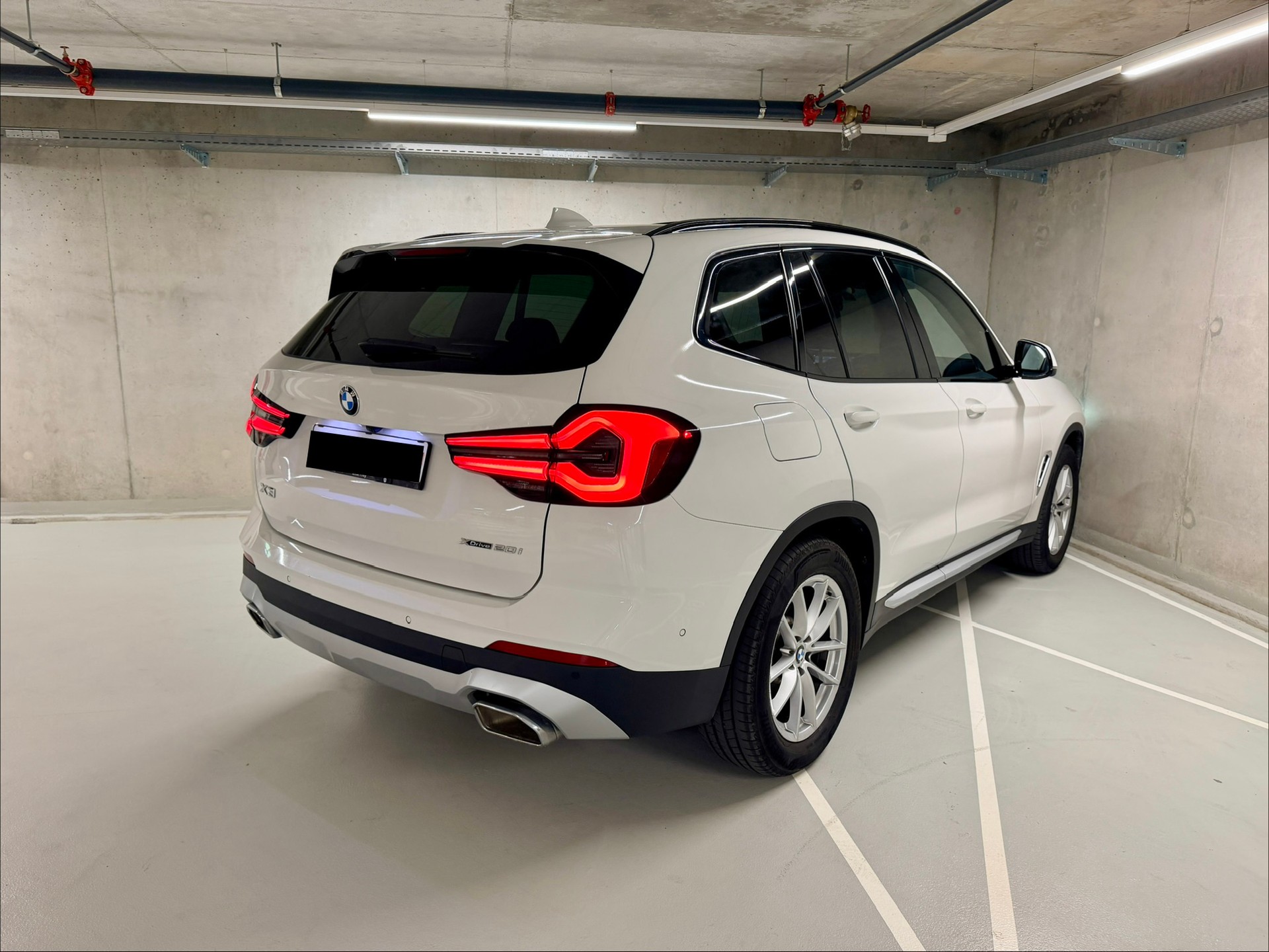 BMW X3 xDrive 20i-image-4