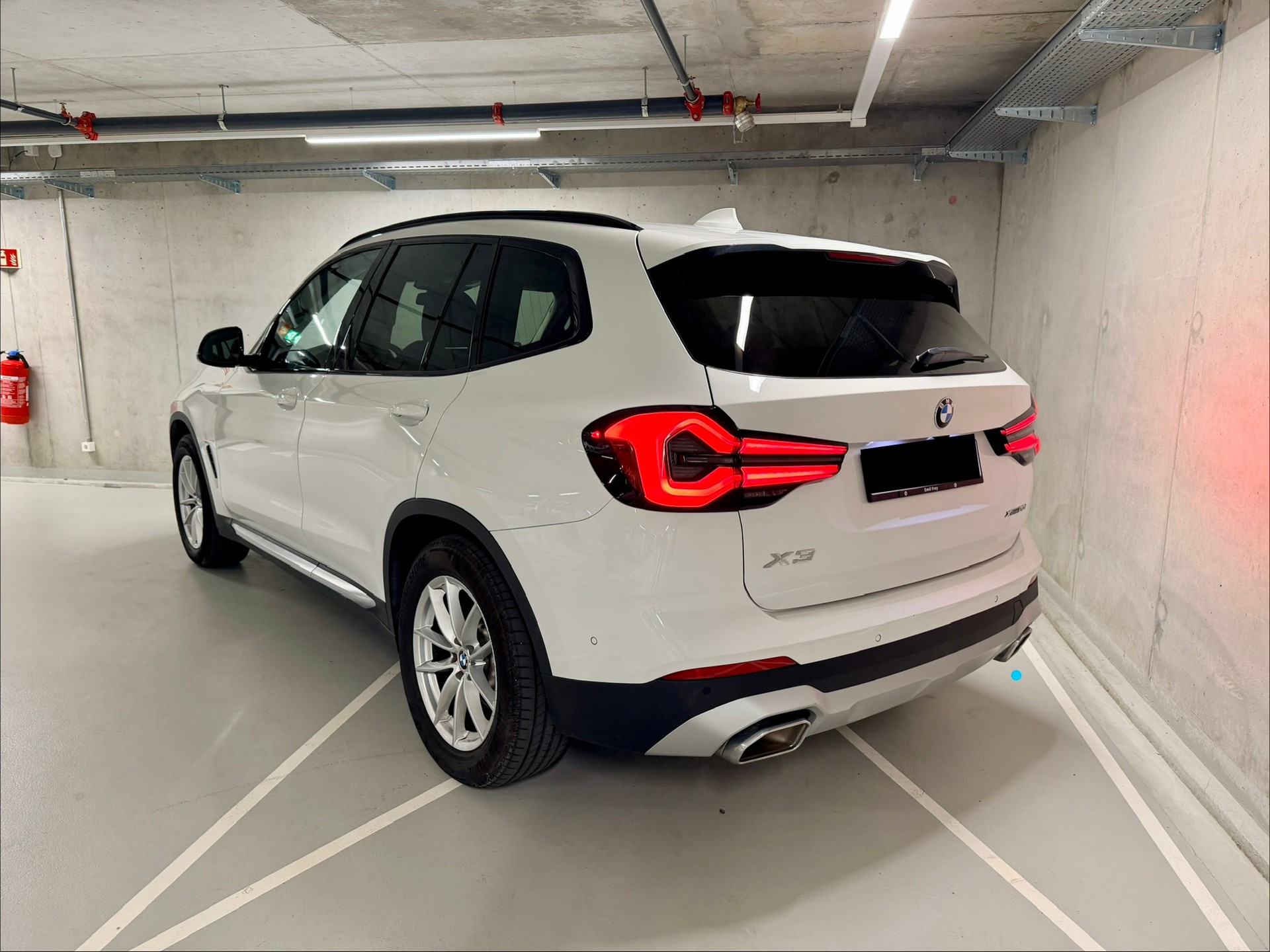BMW X3 xDrive 20i-image-2