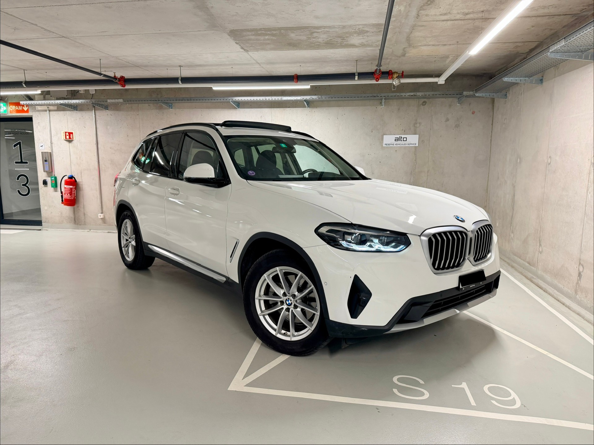 BMW X3 xDrive 20i-image-6