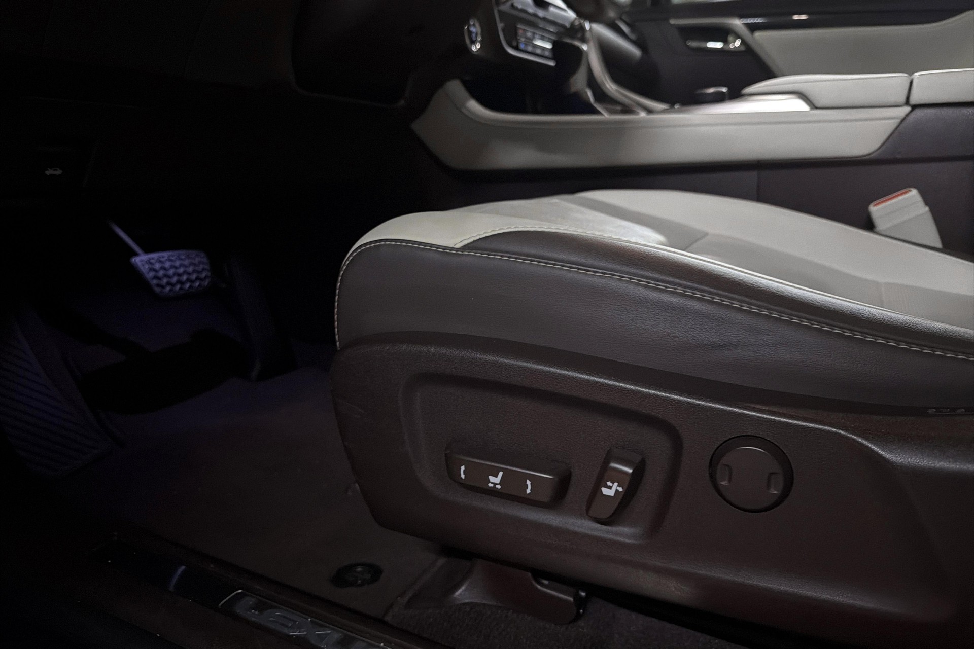 LEXUS RX 450h comfort AWD CVT-image-19