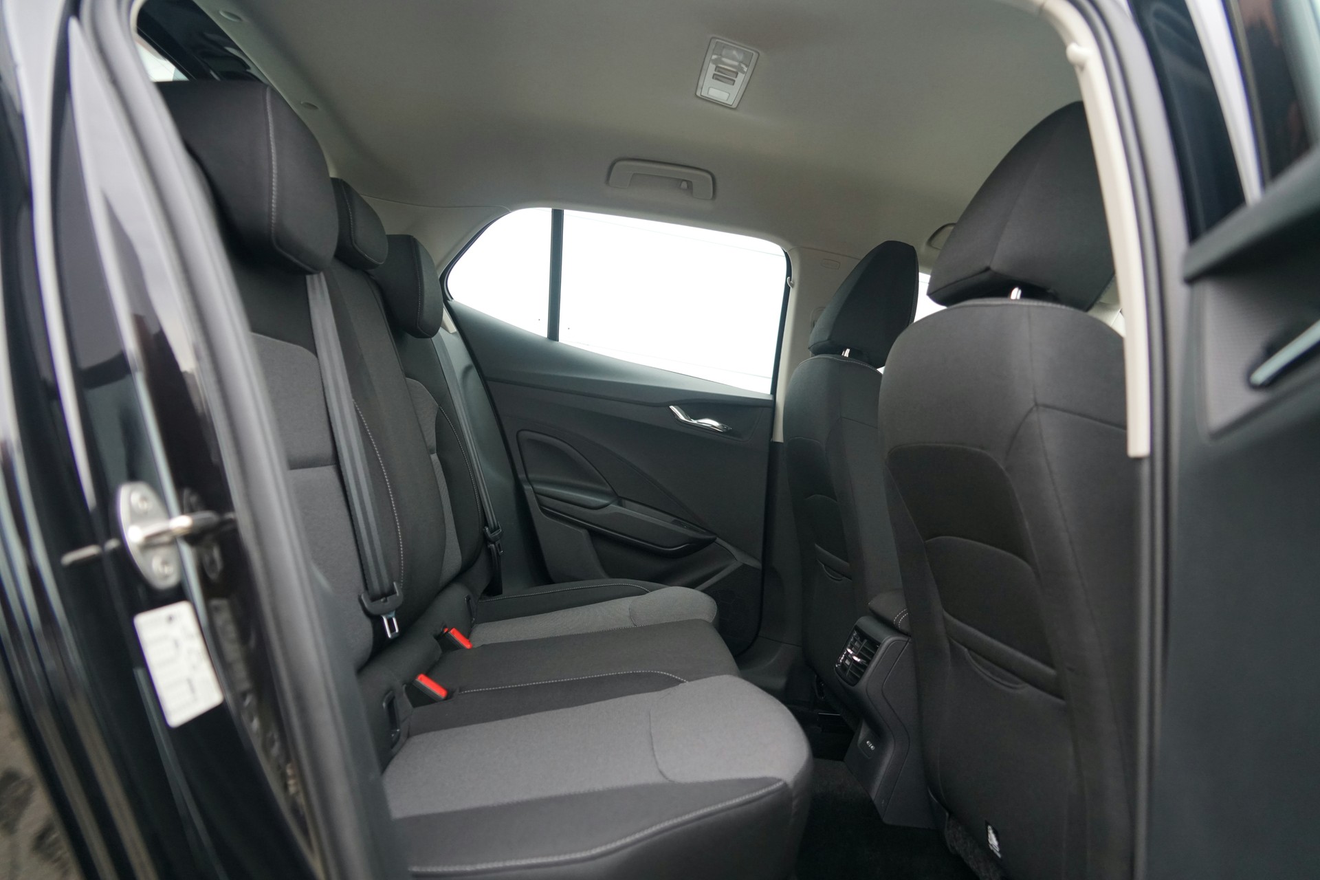 SKODA Fabia 1.0 MPI Ambition (CH)-image-11