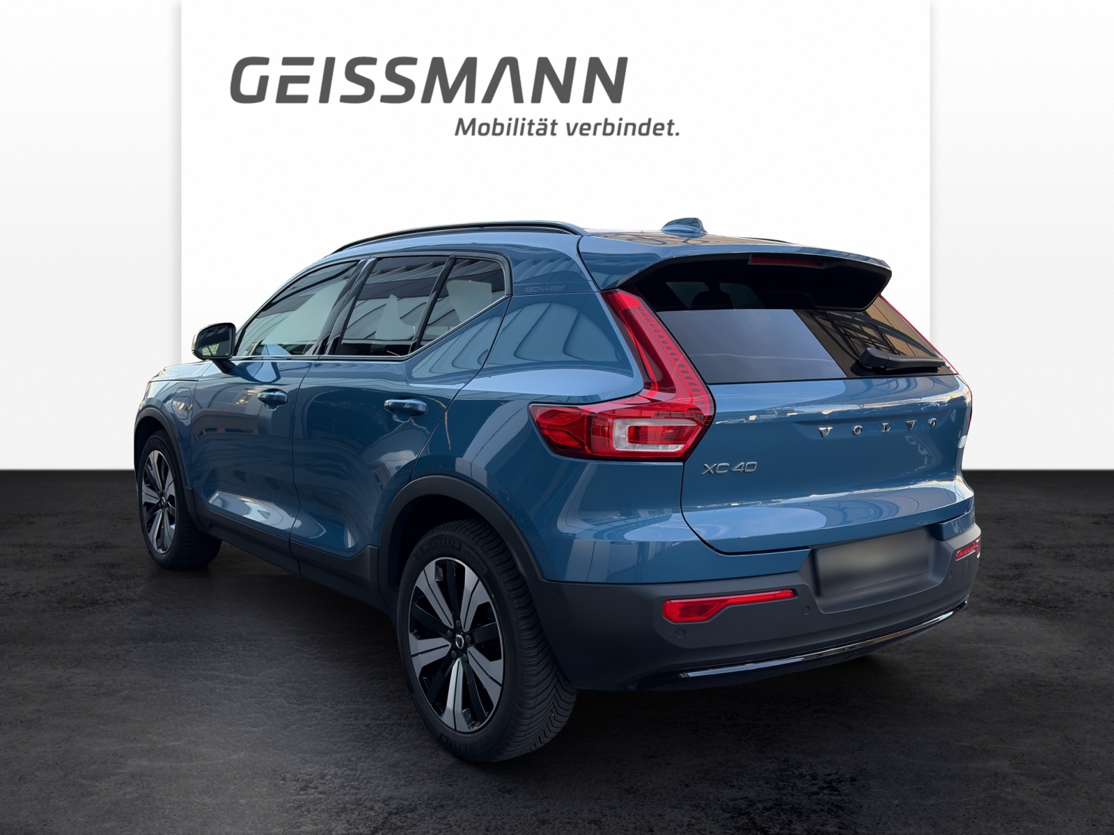 VOLVO XC40 1.5 T5 PiH Ultimate Dark-image-5