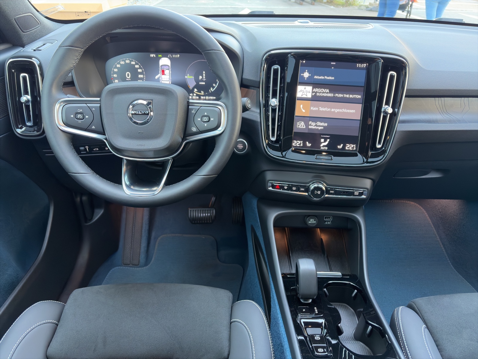 VOLVO XC40 1.5 T5 PiH Ultimate Dark-image-8
