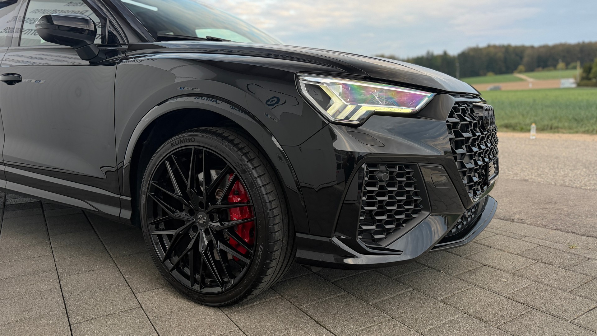 AUDI RS Q3 2.5 TFSI quattro S tronic All Black-image-4