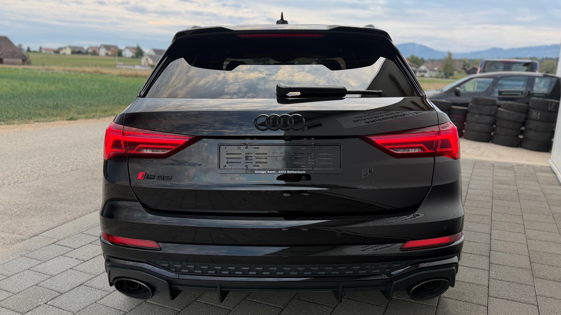 AUDI RS Q3 2.5 TFSI quattro S tronic All Black-image-9