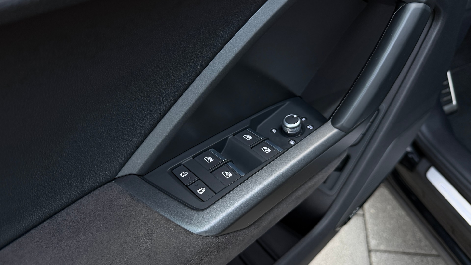 AUDI RS Q3 2.5 TFSI quattro S tronic All Black-image-14
