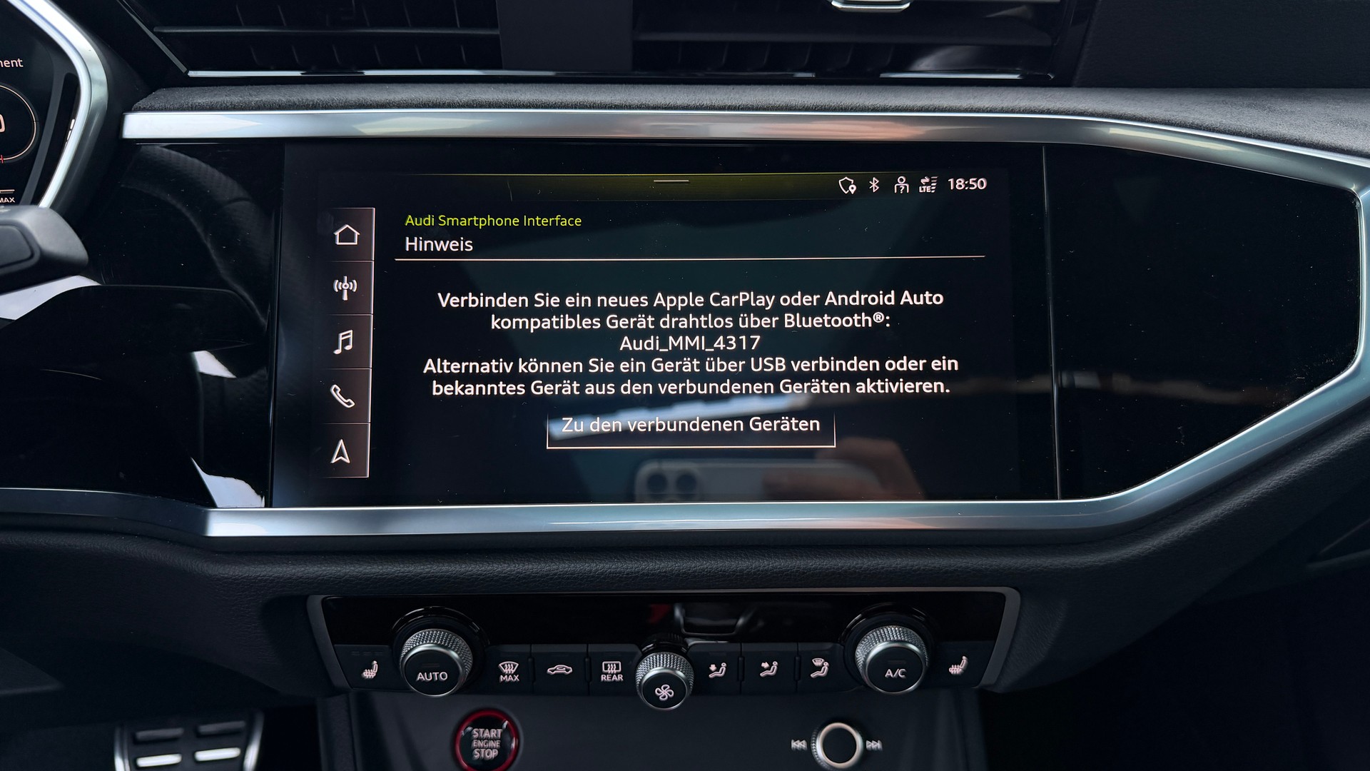 AUDI RS Q3 2.5 TFSI quattro S tronic All Black-image-29