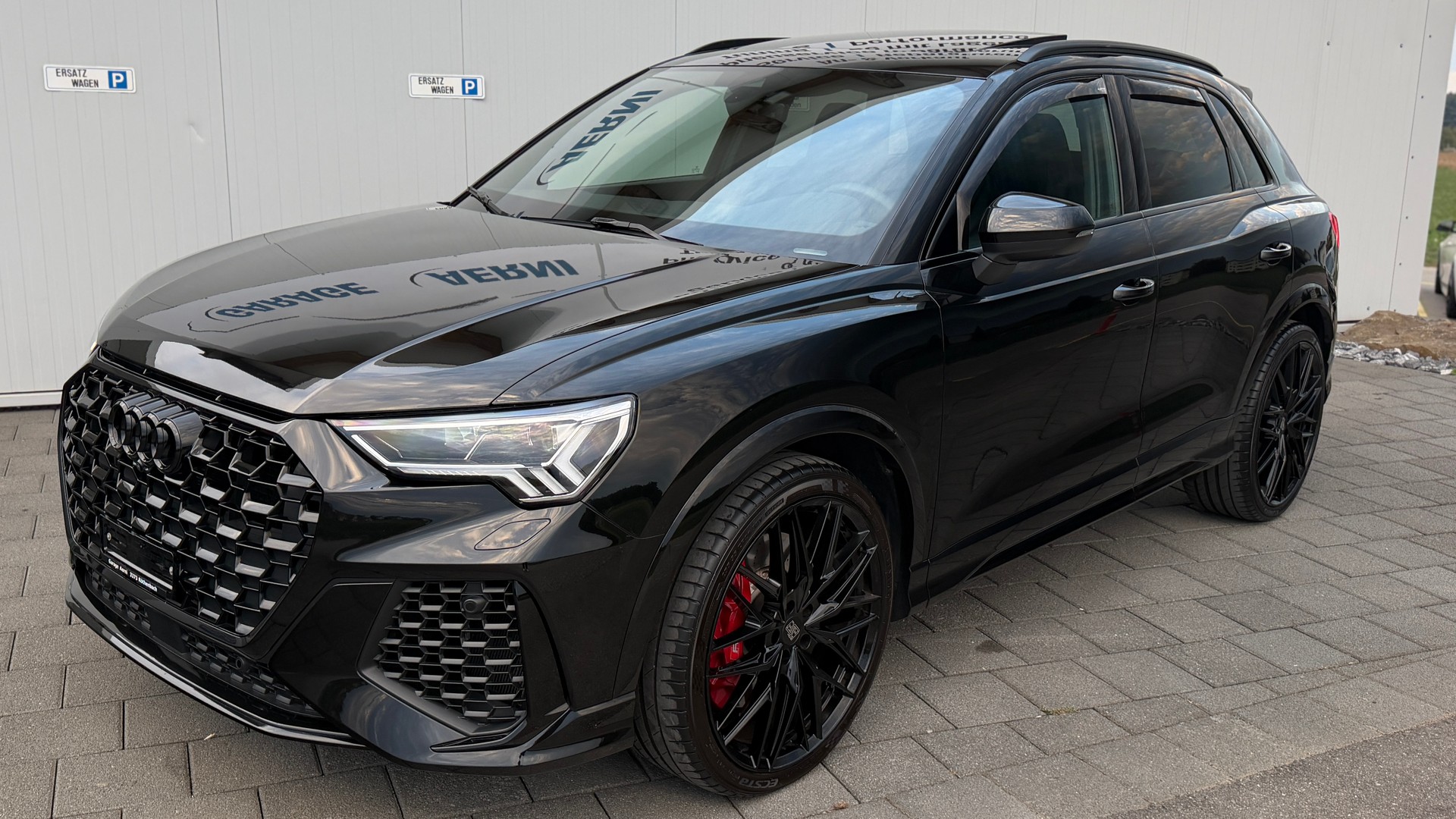 AUDI RS Q3 2.5 TFSI quattro S tronic All Black-image-2