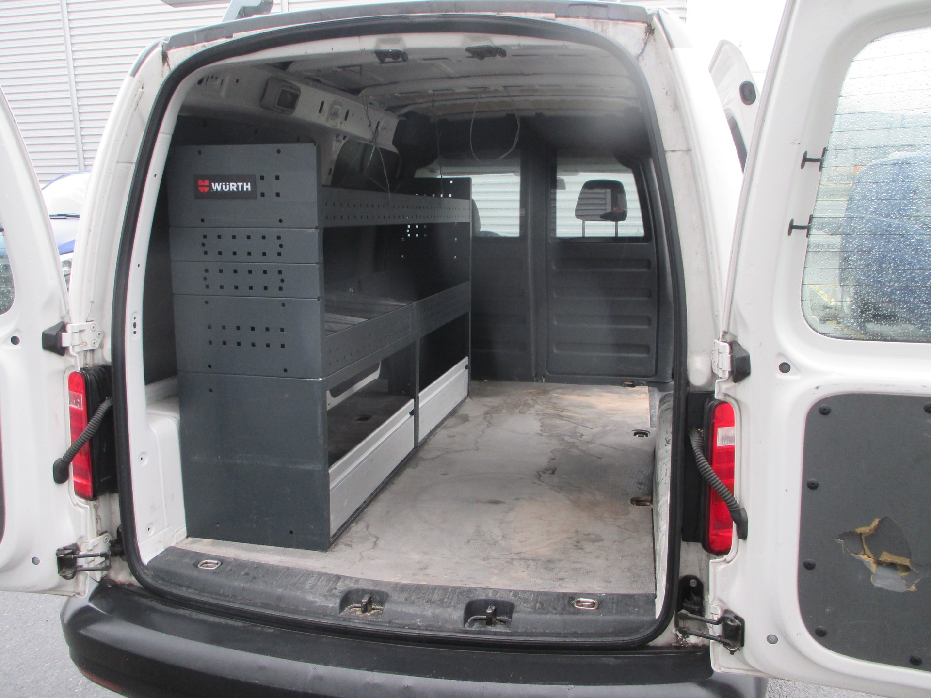 VW Caddy Maxi 1.4TGI BlueMotion Technology-image-1