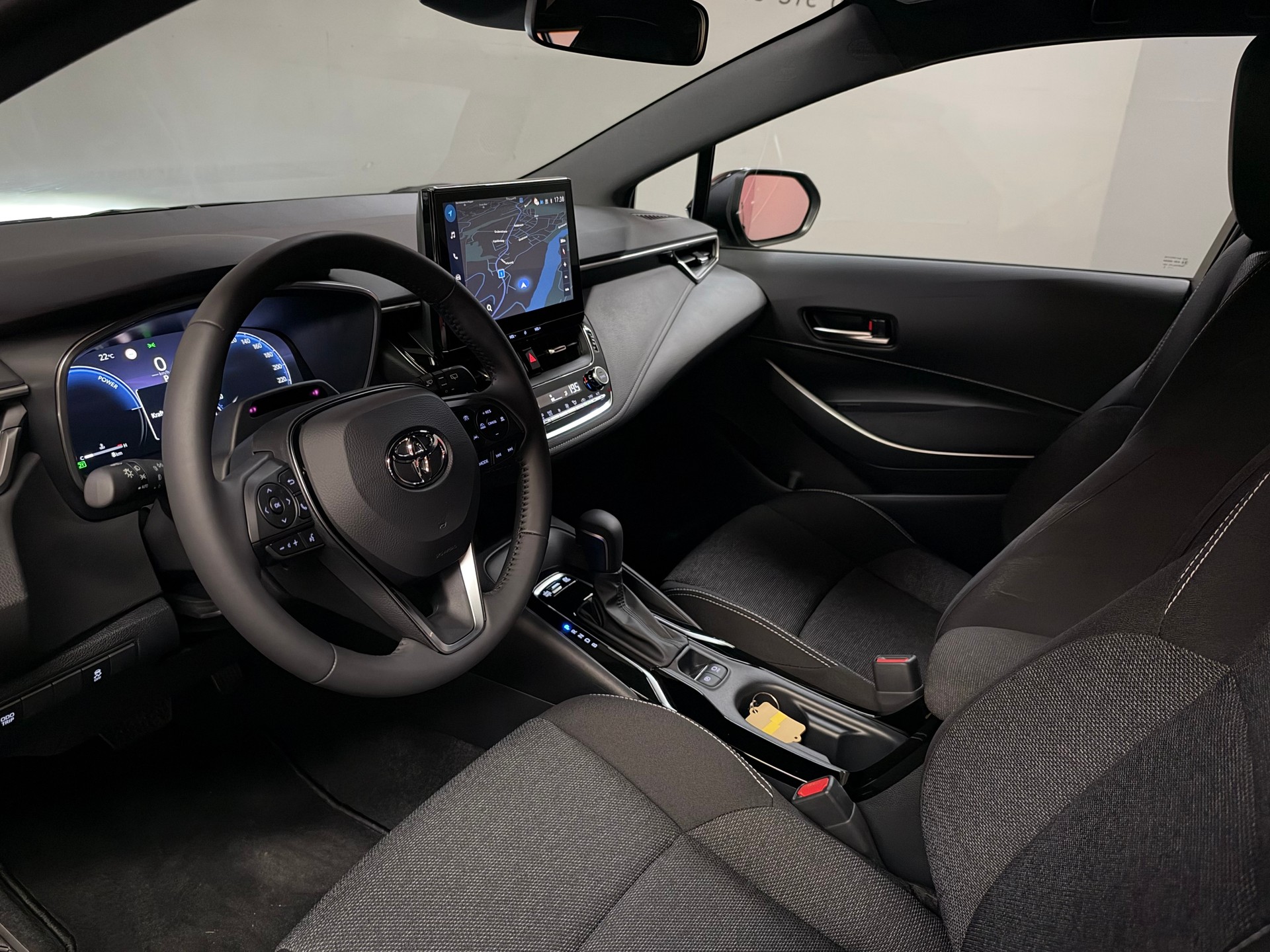 TOYOTA Corolla Touring Sports 1.8 HSD Comfort e-CVT-image-14