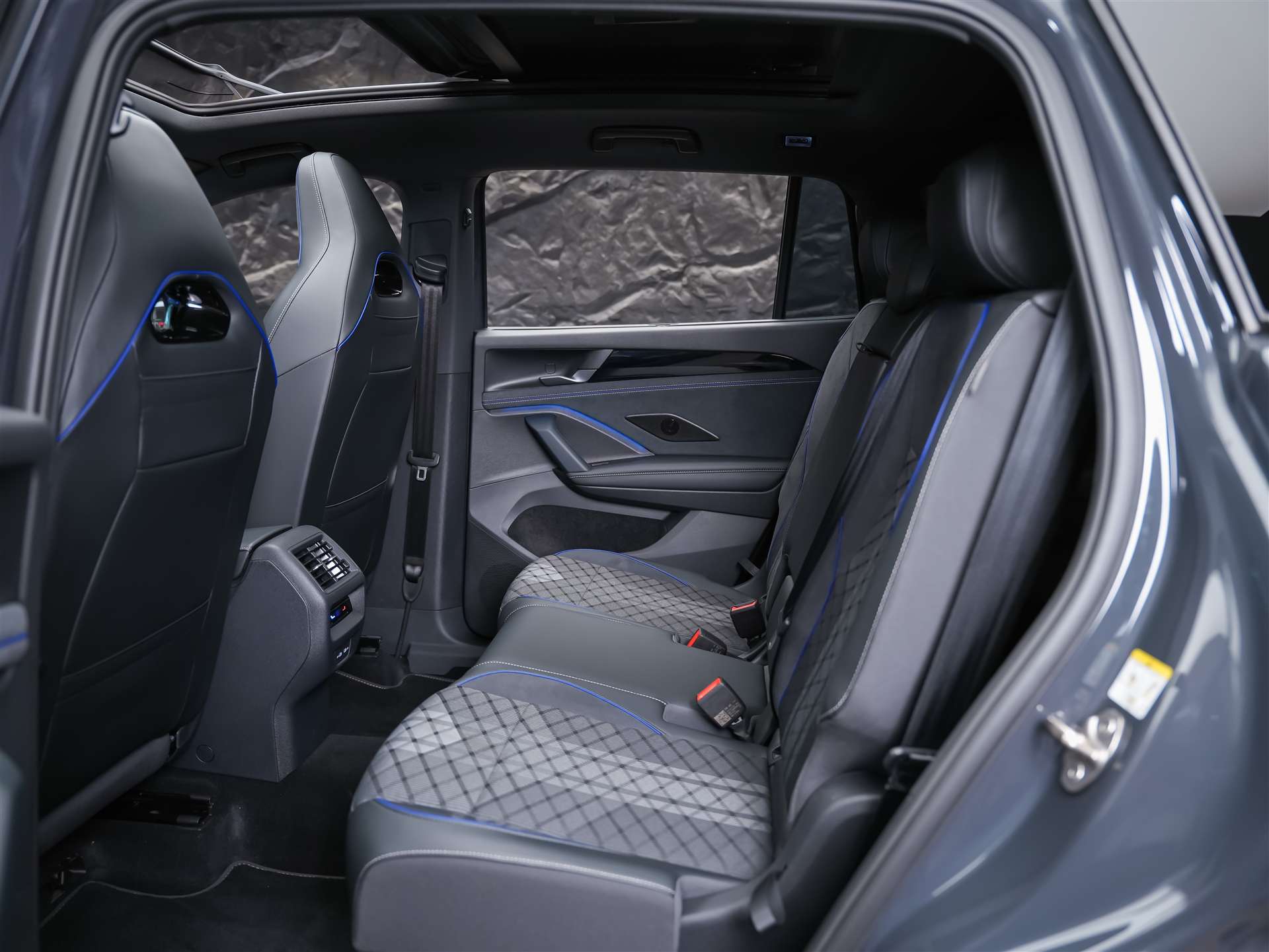 VW Tayron 2.0 TDI SCR R-Line 4Motion DSG *7 Plätzer*Werksgarantie*Massage*Panorama*Matrix-LED*Head-Up*-image-15