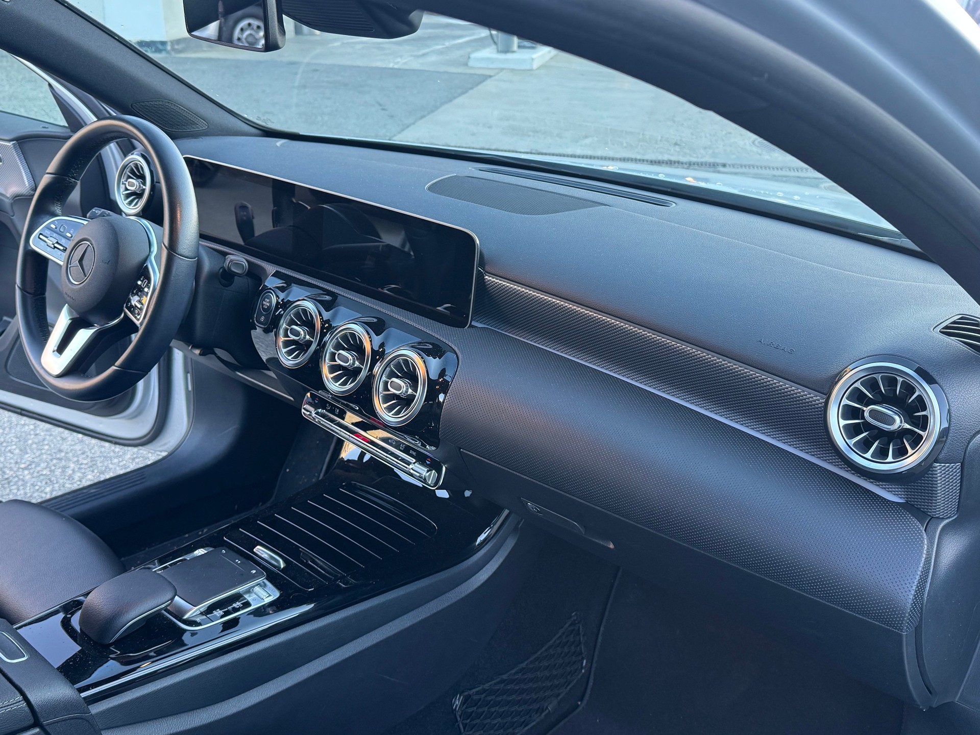 MERCEDES-BENZ A 200 Progressive 7G-DCT-image-8