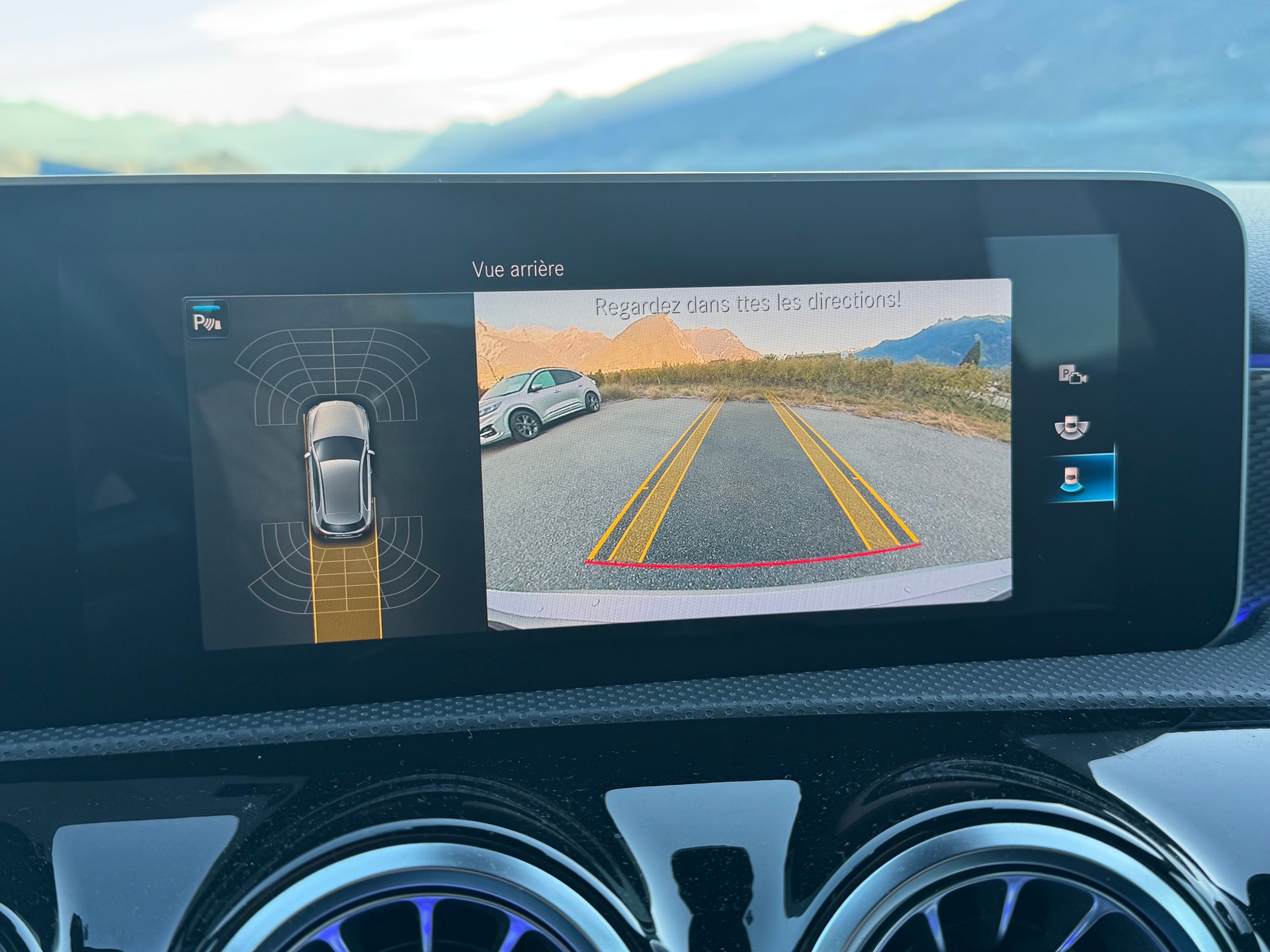 MERCEDES-BENZ A 200 Progressive 7G-DCT-image-10