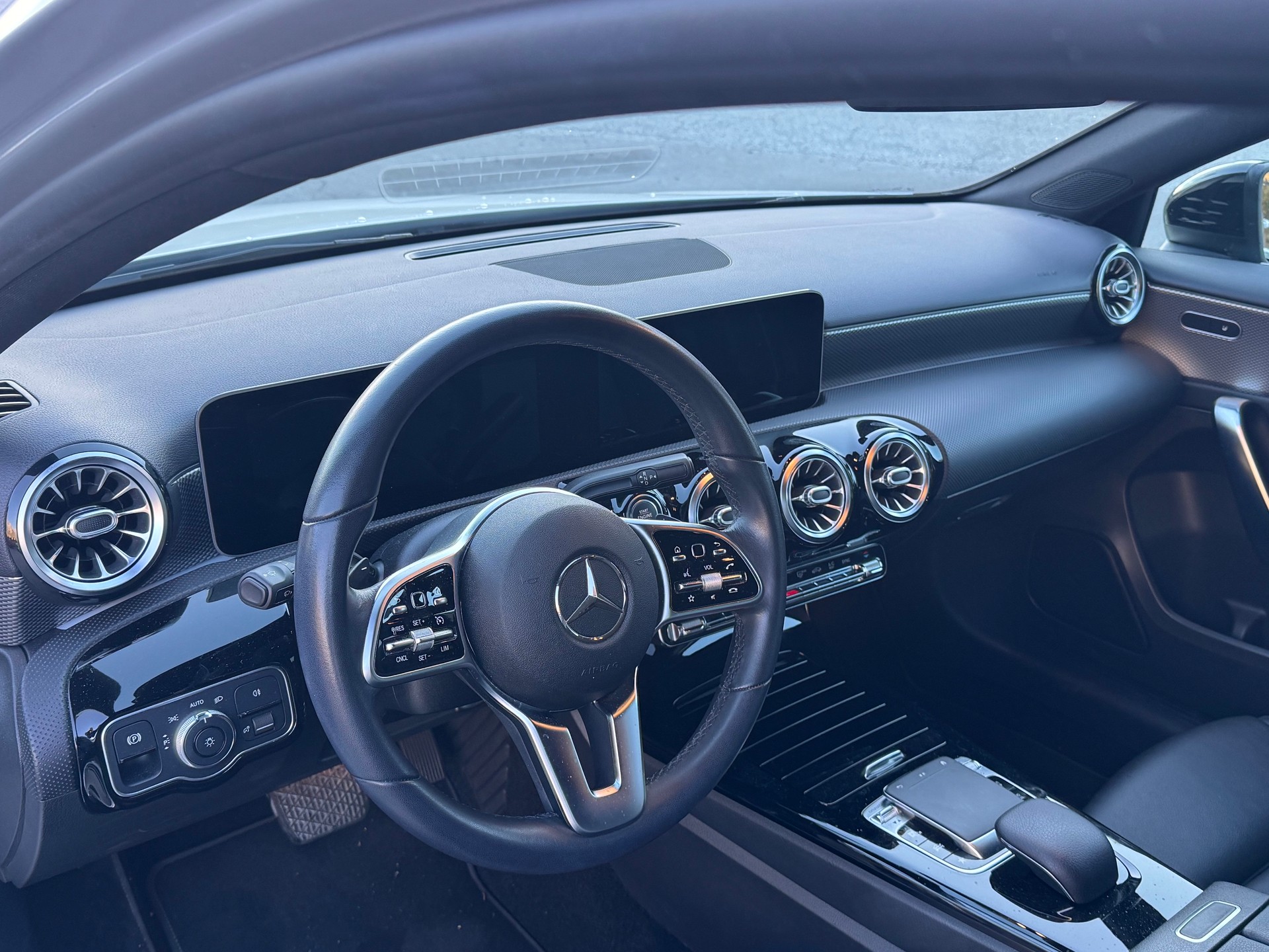MERCEDES-BENZ A 200 Progressive 7G-DCT-image-7