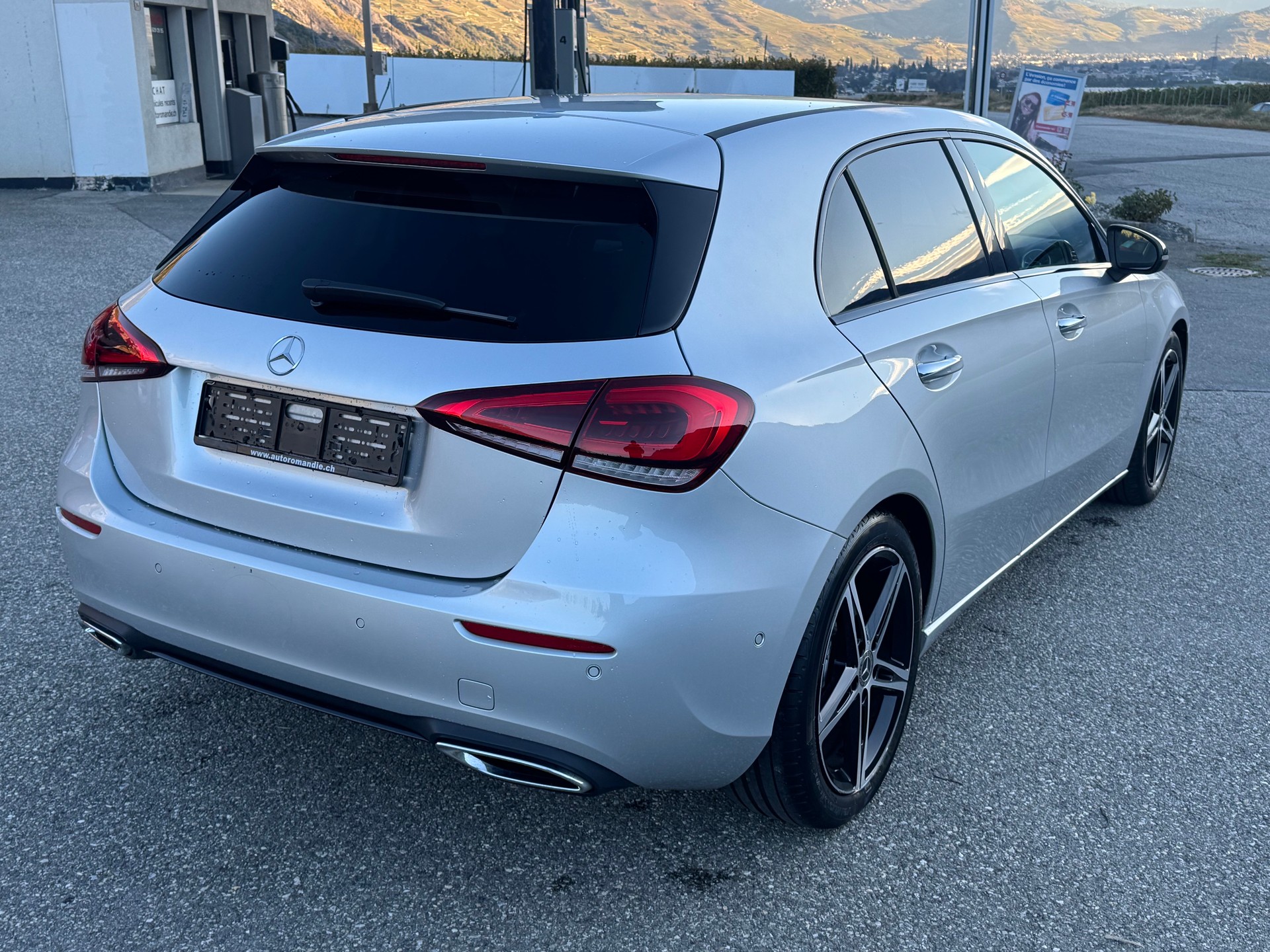 MERCEDES-BENZ A 200 Progressive 7G-DCT-image-2