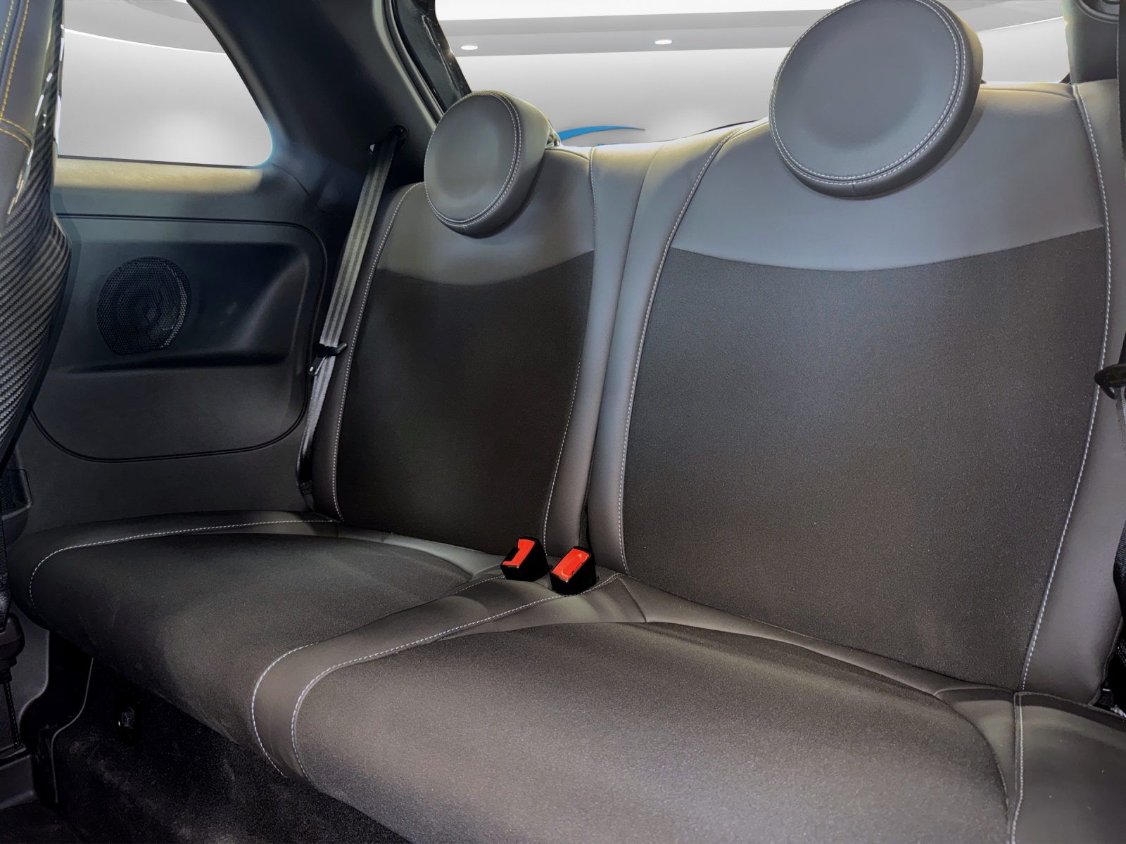 FIAT 695 Abarth 1.4 T-Jet 180 75 Anniversario-image-12